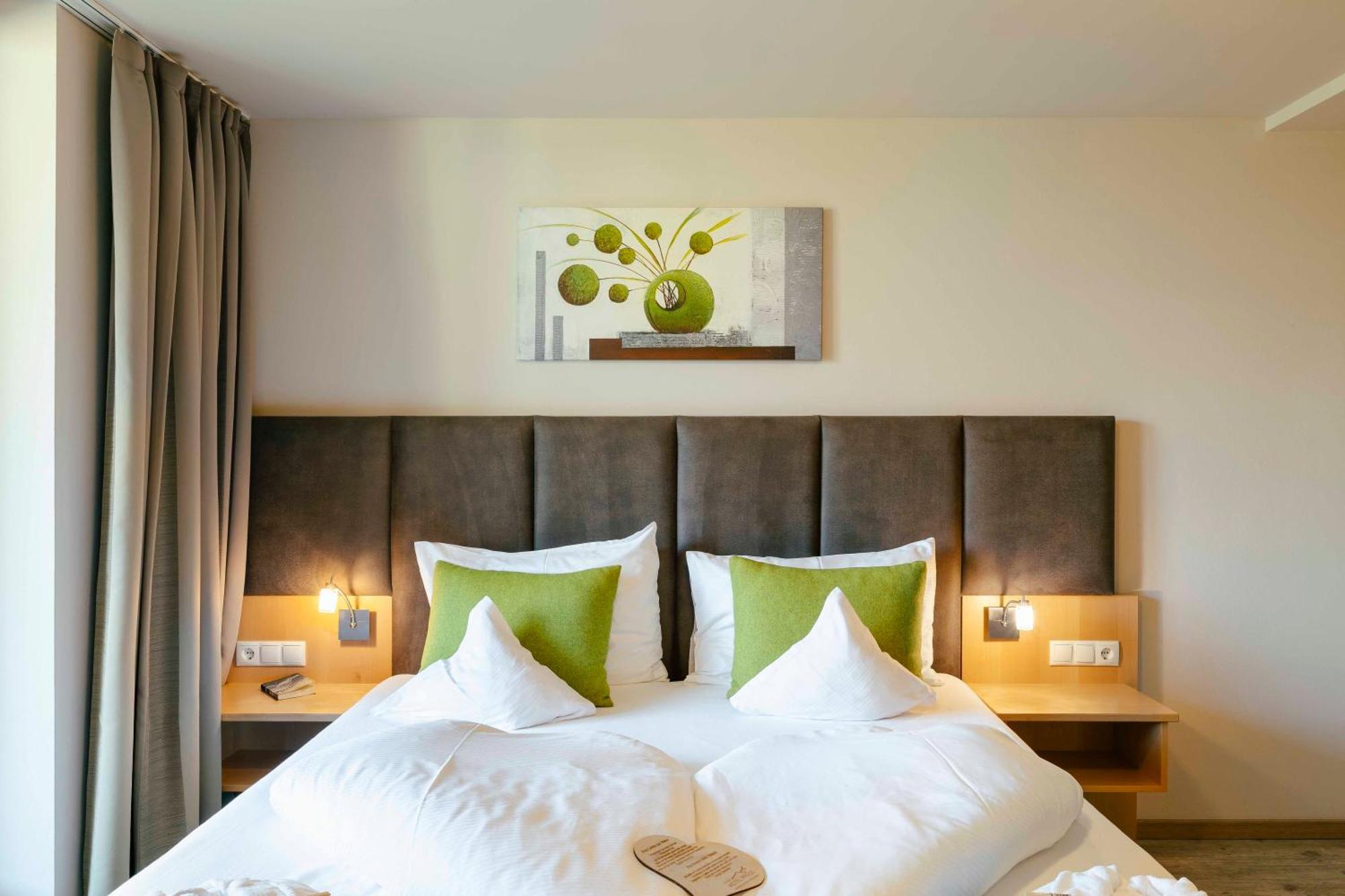 Small Double Room,1669841397:JPEG