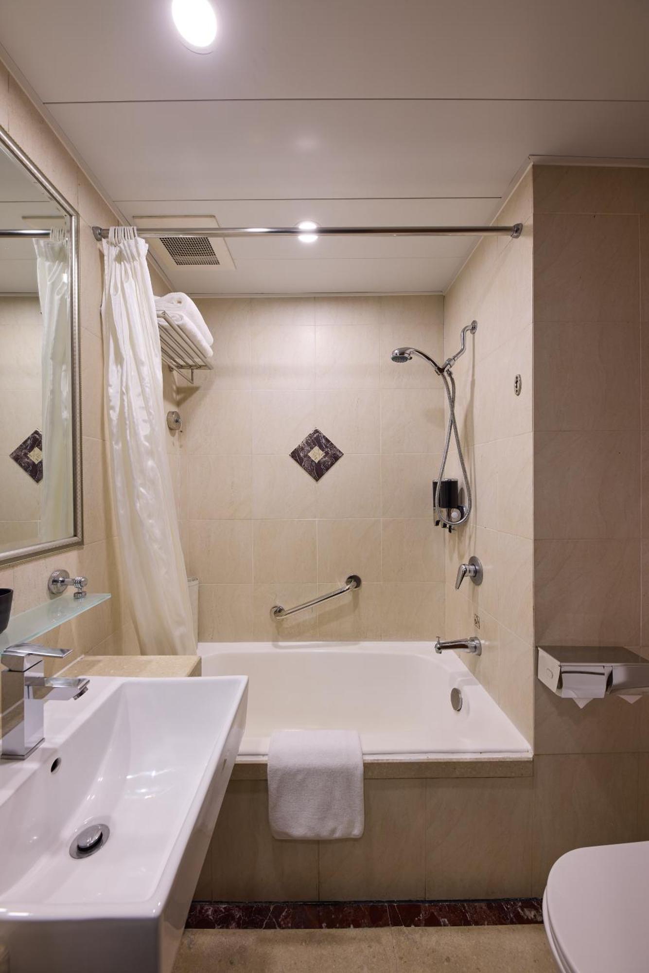 Quarto Superior com 2 Camas de Solteiro