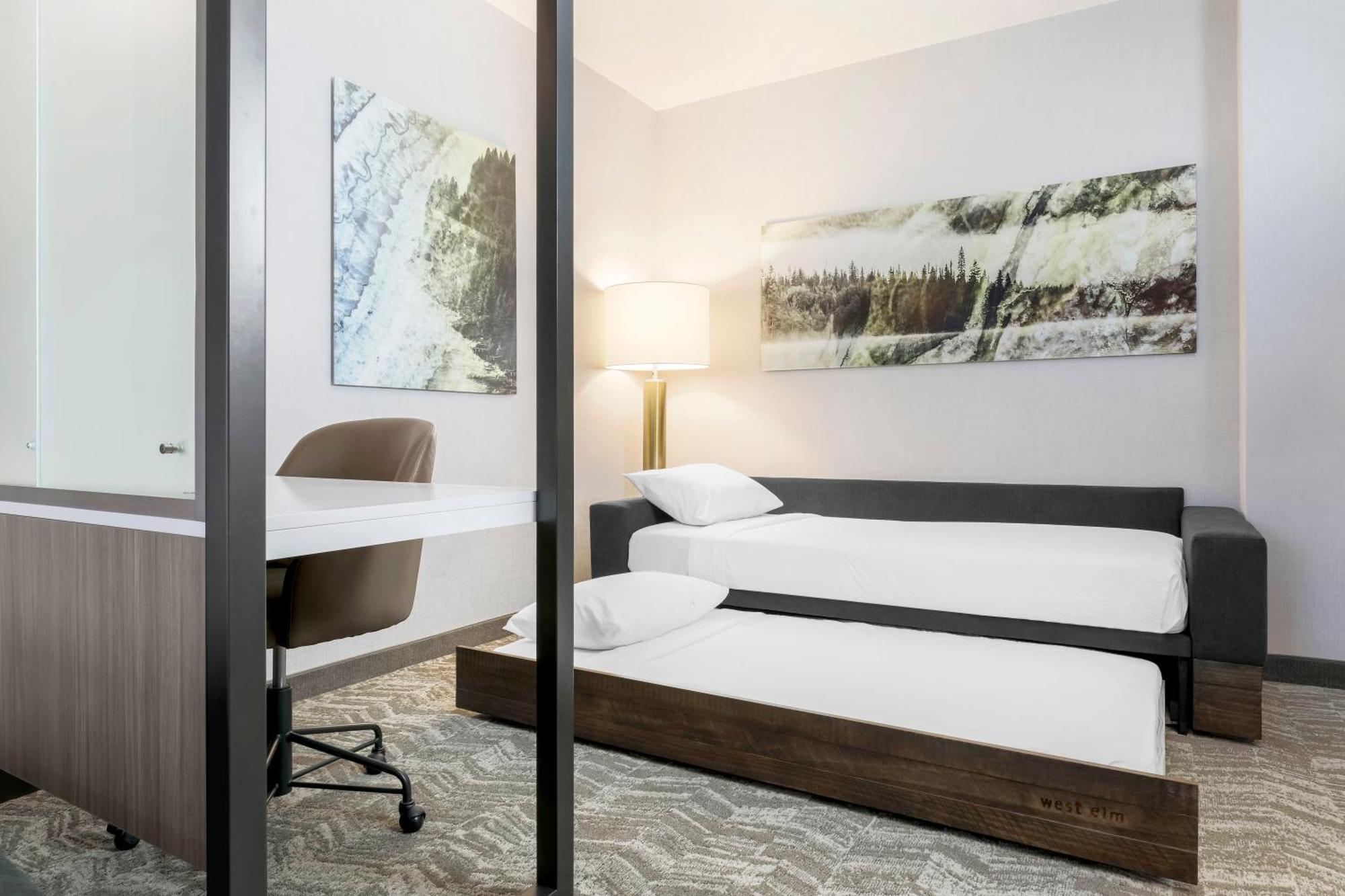 Suite, 1 King, Sofa bed, Trundle bed