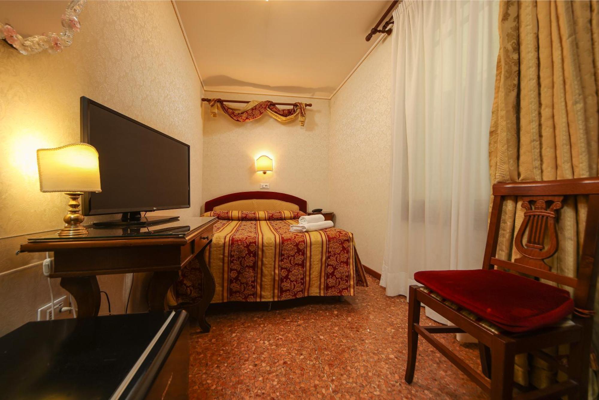 Single Room,1671865940:JPEG