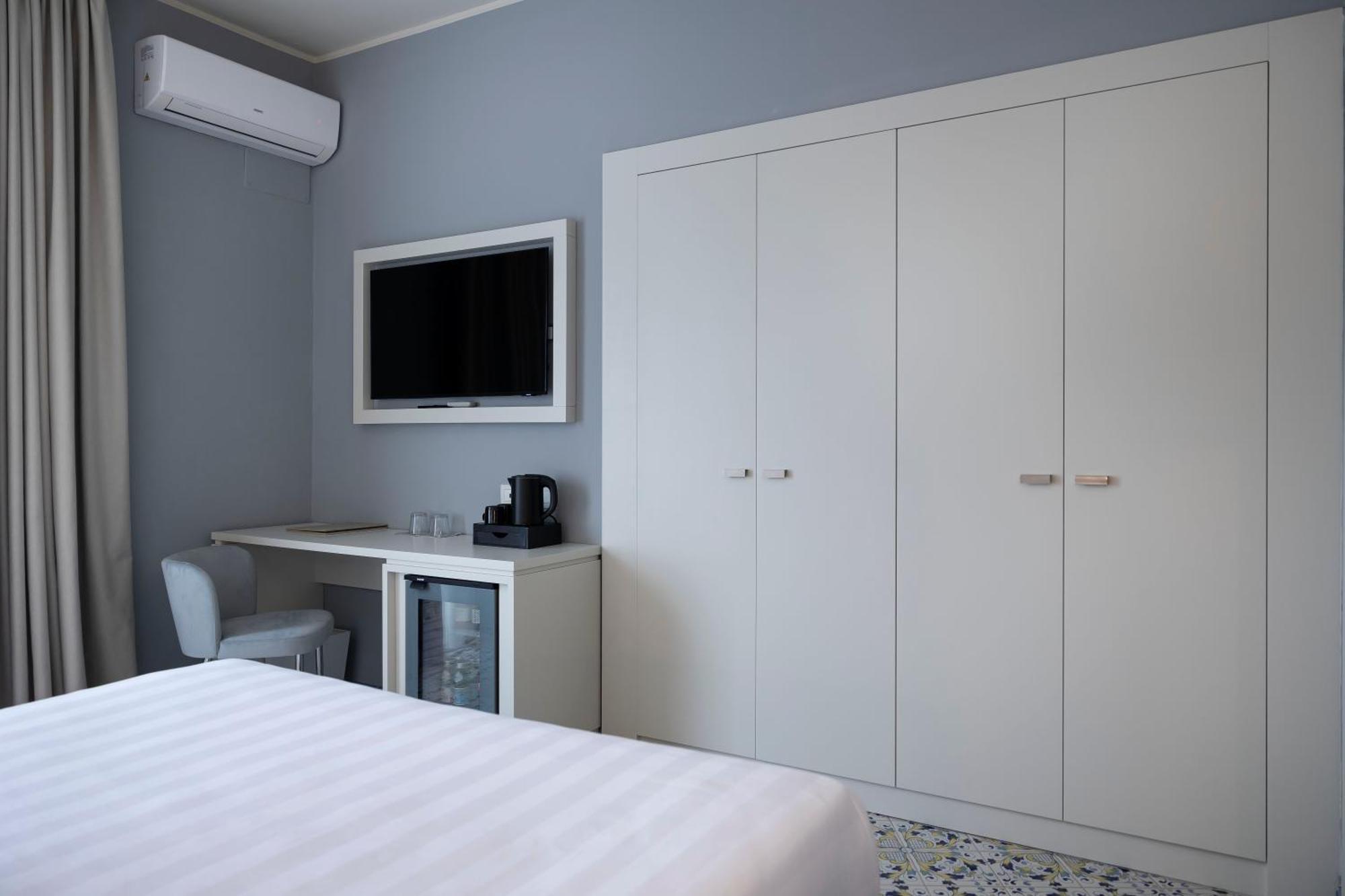 Superior Tweepersoonskamer met 1 of 2 Bedden en zijzicht op het meer