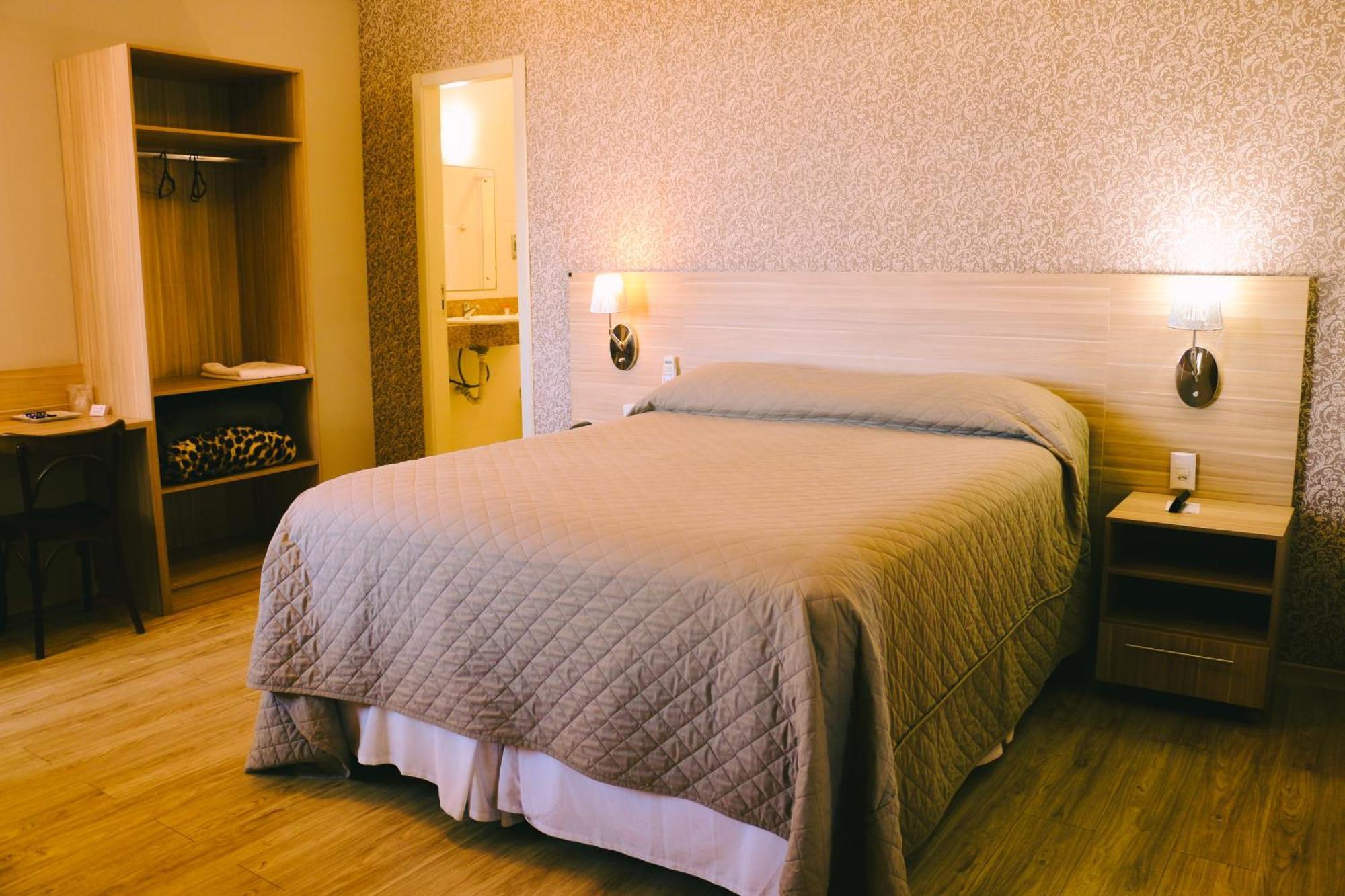 Quarto Deluxe com Ar-condicionado