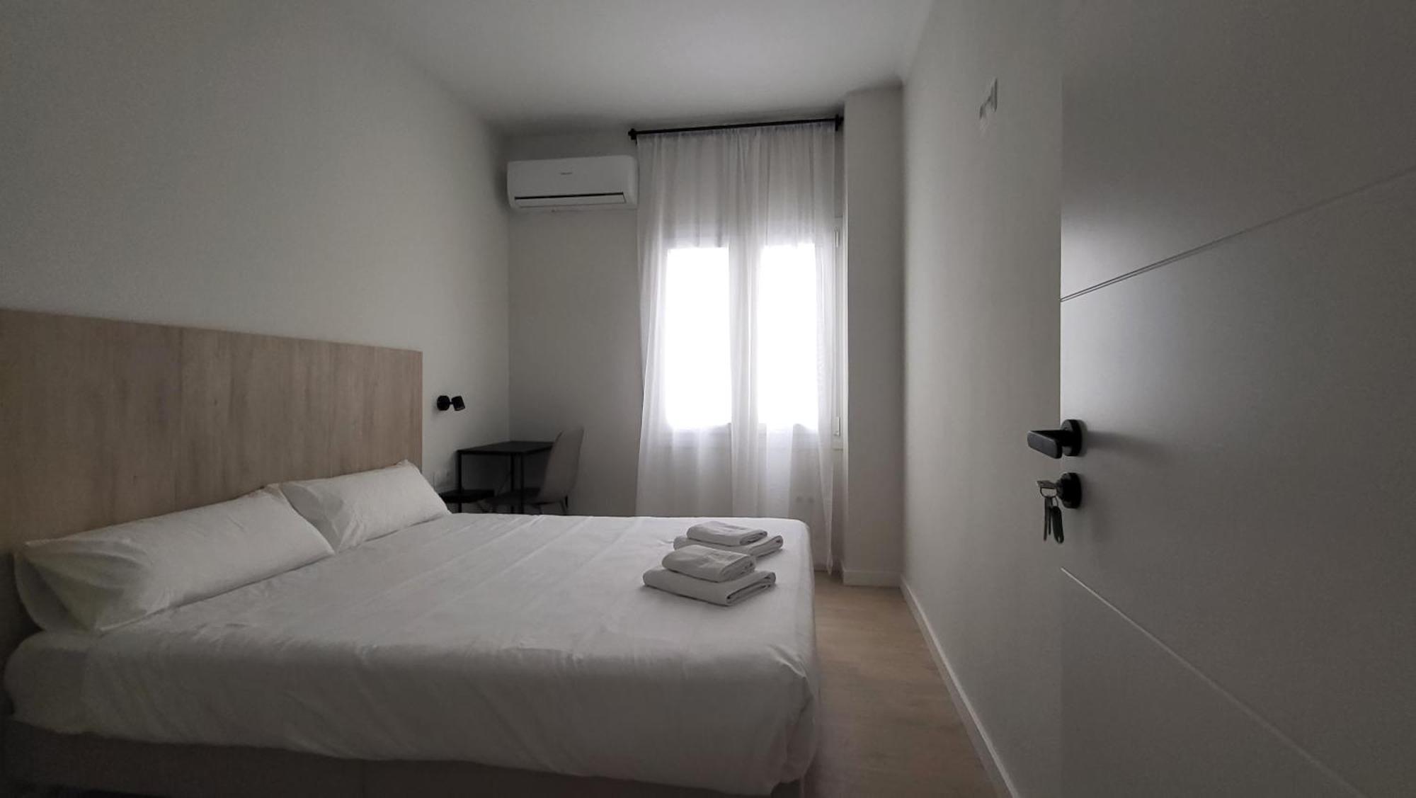 Standaard Tweepersoonskamer met Gedeelde Badkamer