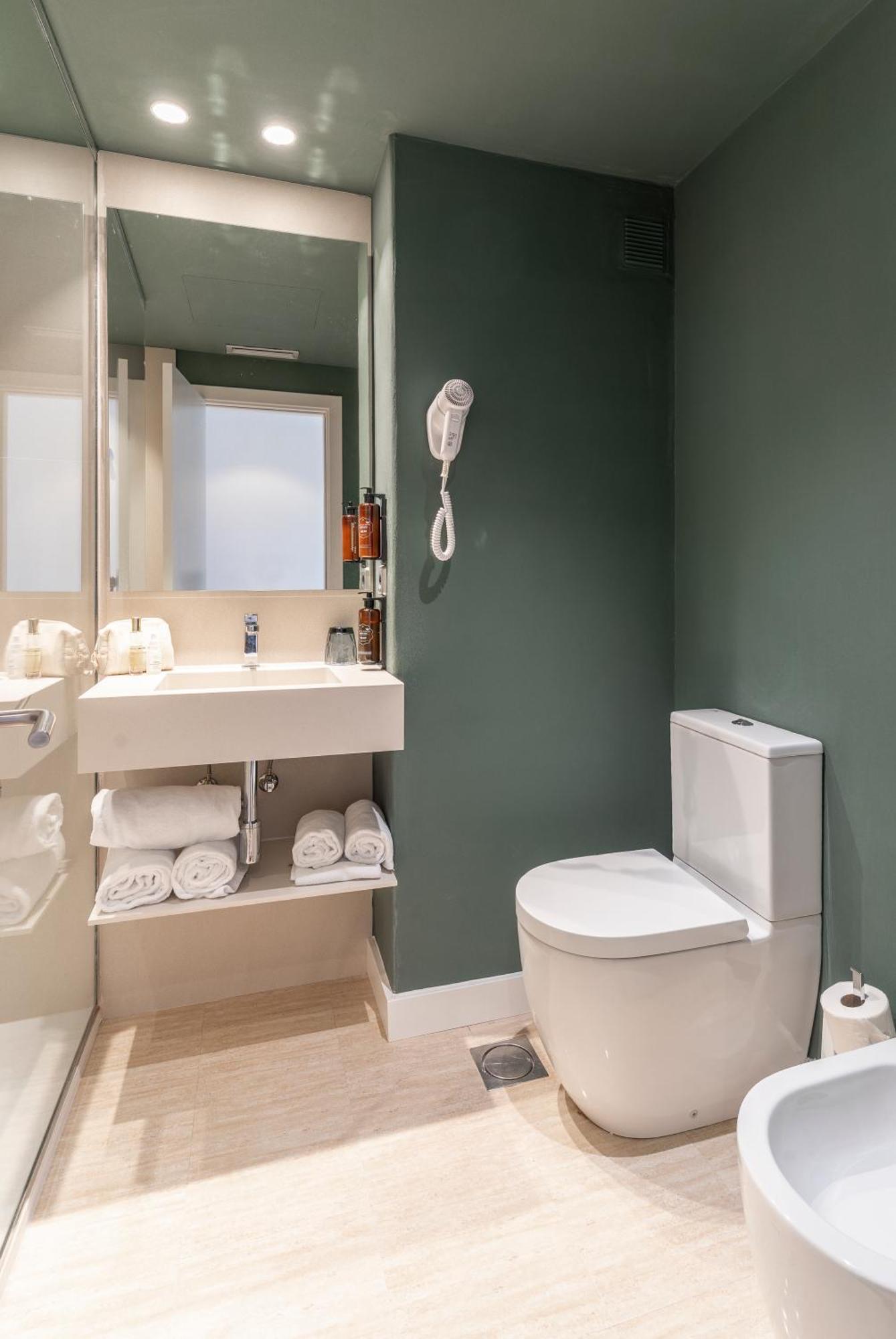 Chambre Double avec Lit d’Appoint (3 Adultes) - Vue sur Mer