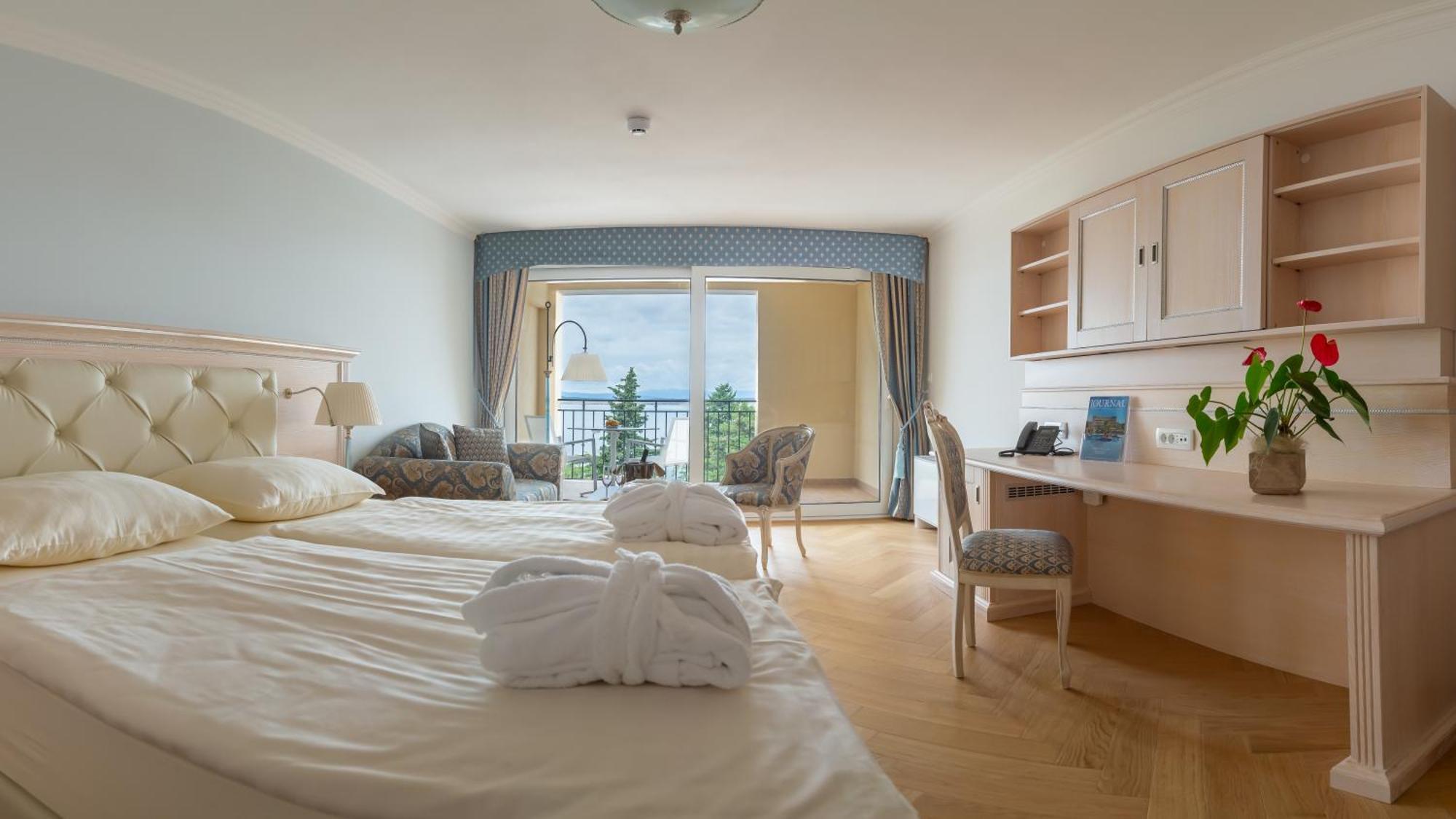 Deluxe Doppelzimmer mit Balkon und Meerblick