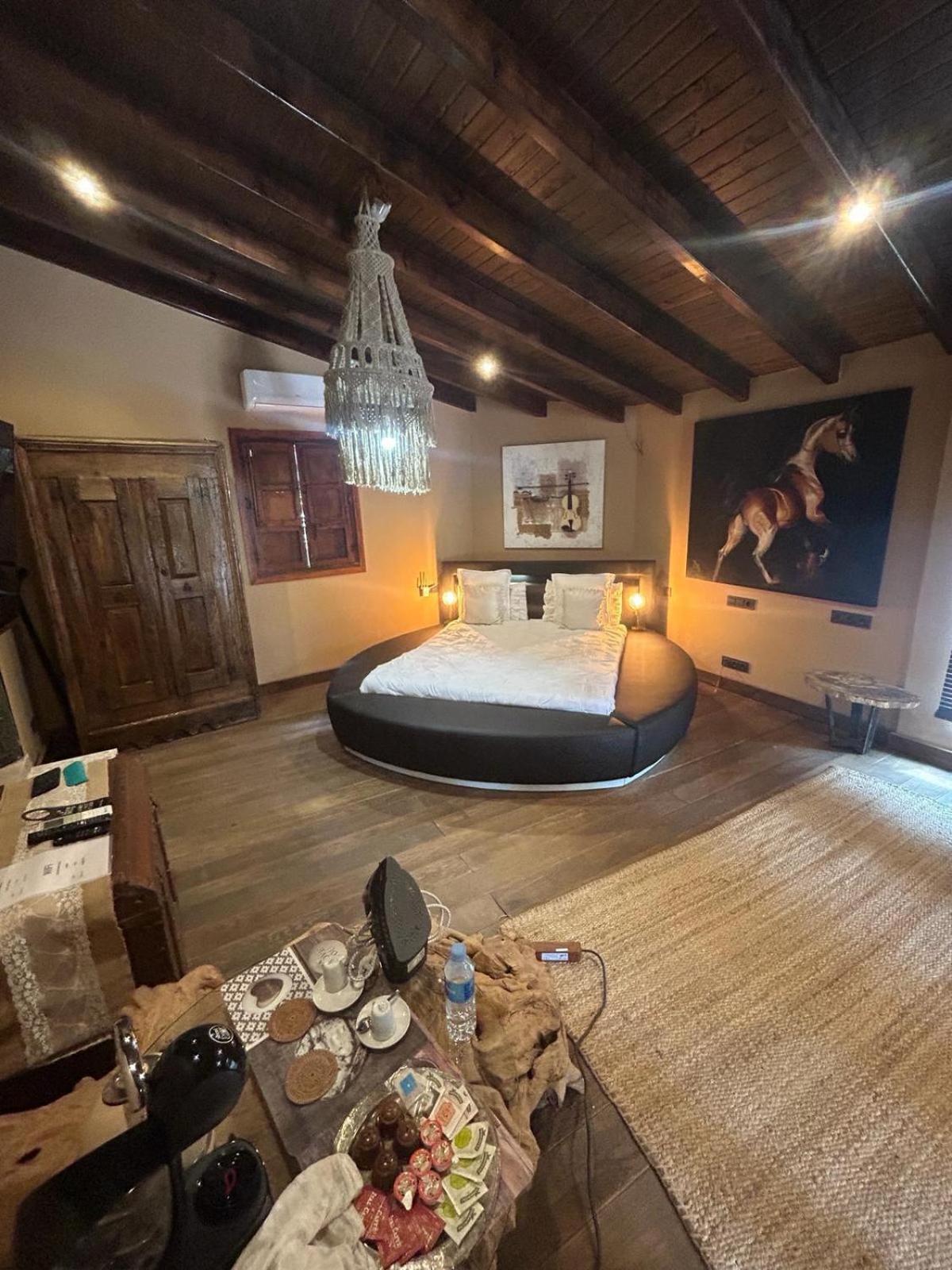 Lodge,1676824695:JPEG