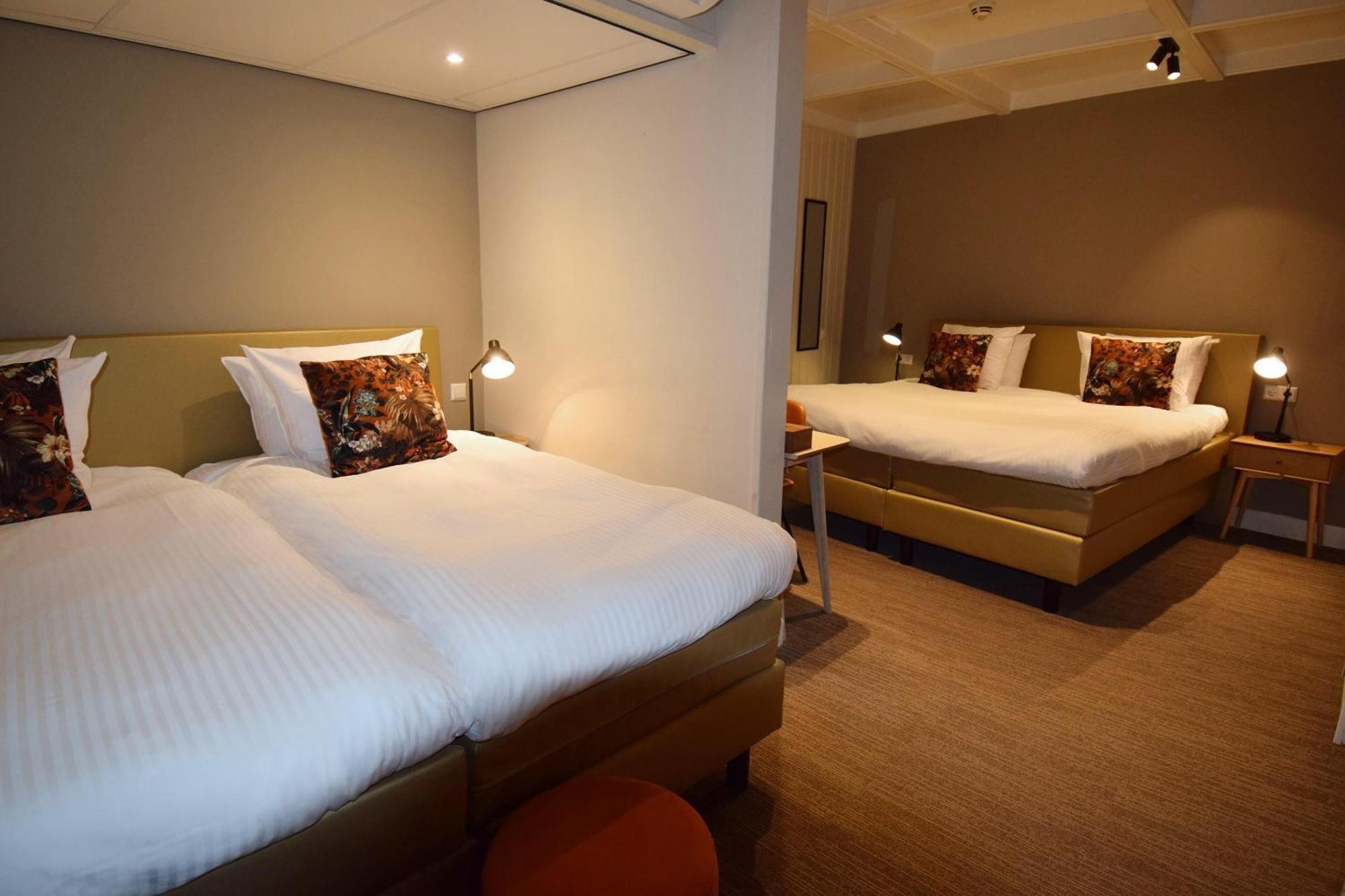 Quadruple Room Four Single Beds Shower,1678623139:JPEG