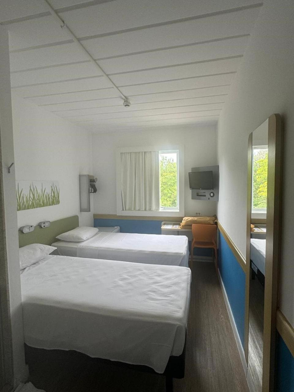 Quarto Standard com 2 Camas de Solteiro
