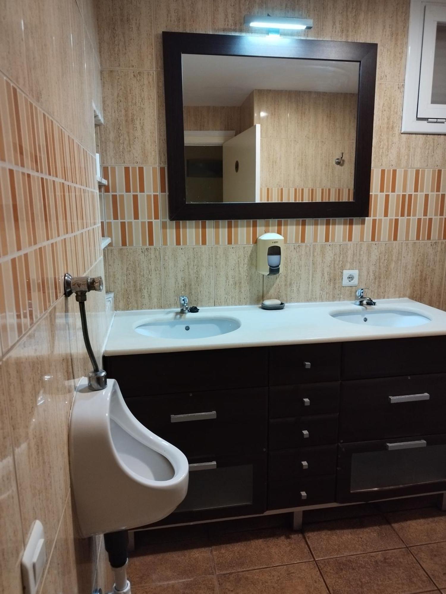 Habitación Individual con baño compartido