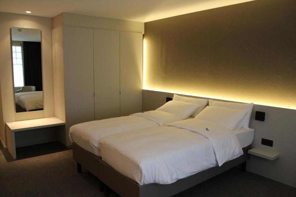 Superior Double Room with Balcony,16862771:JPEG