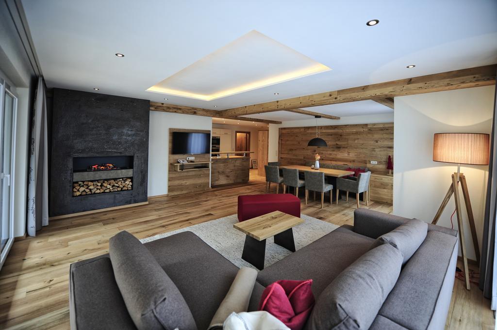 Deluxe Two-Bedroom Apartment,157258530:JPEG