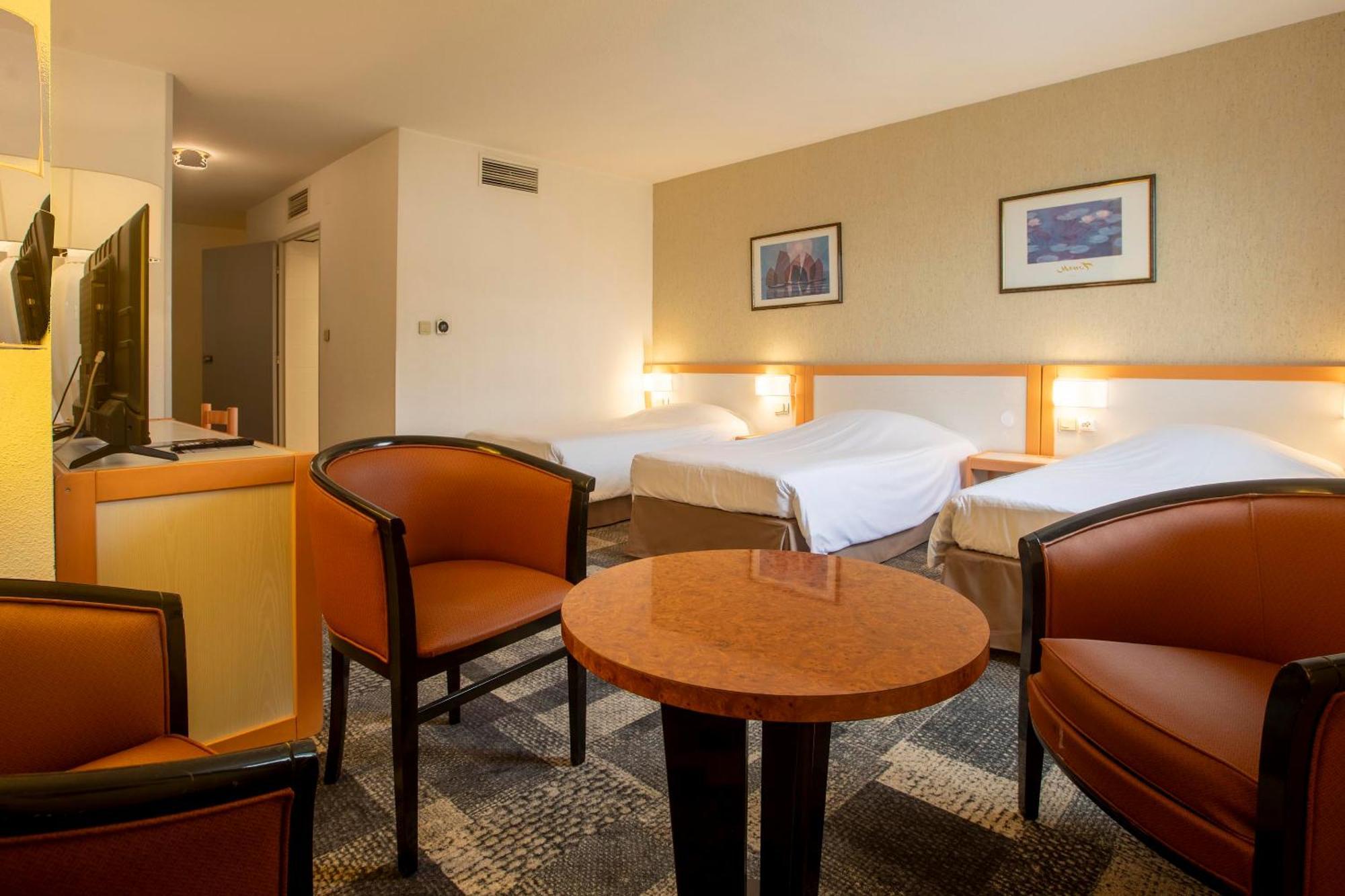 Triple Room,1681723130:JPEG