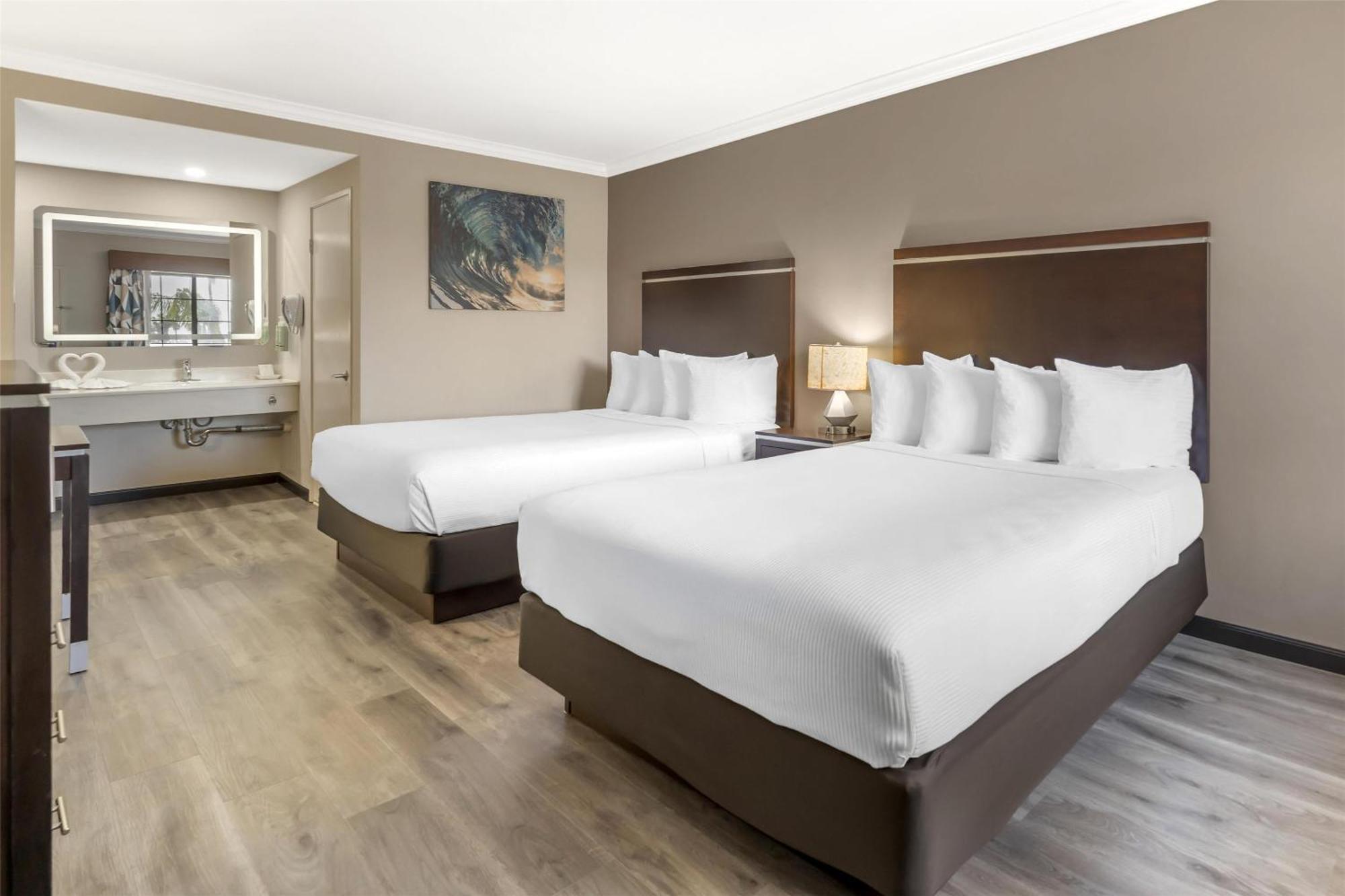 Queen Room with Two Queen Beds - Upstairs/Smoking,1681723592:JPEG