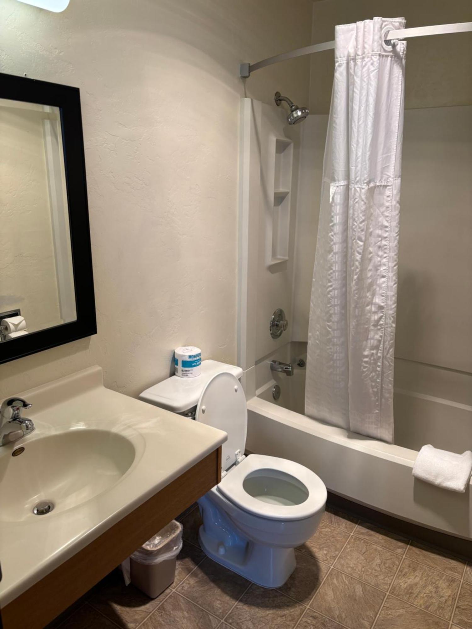 King Room with Ocean View - Non-Smoking