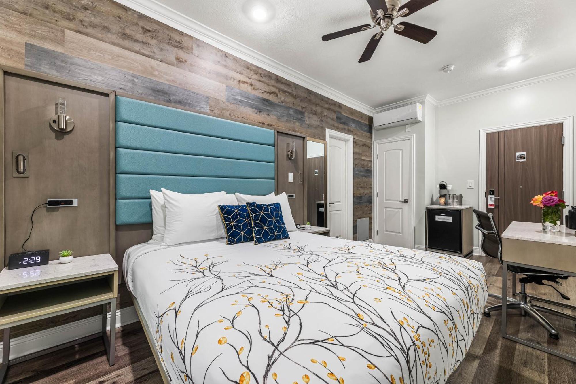 Cozy Queen Room