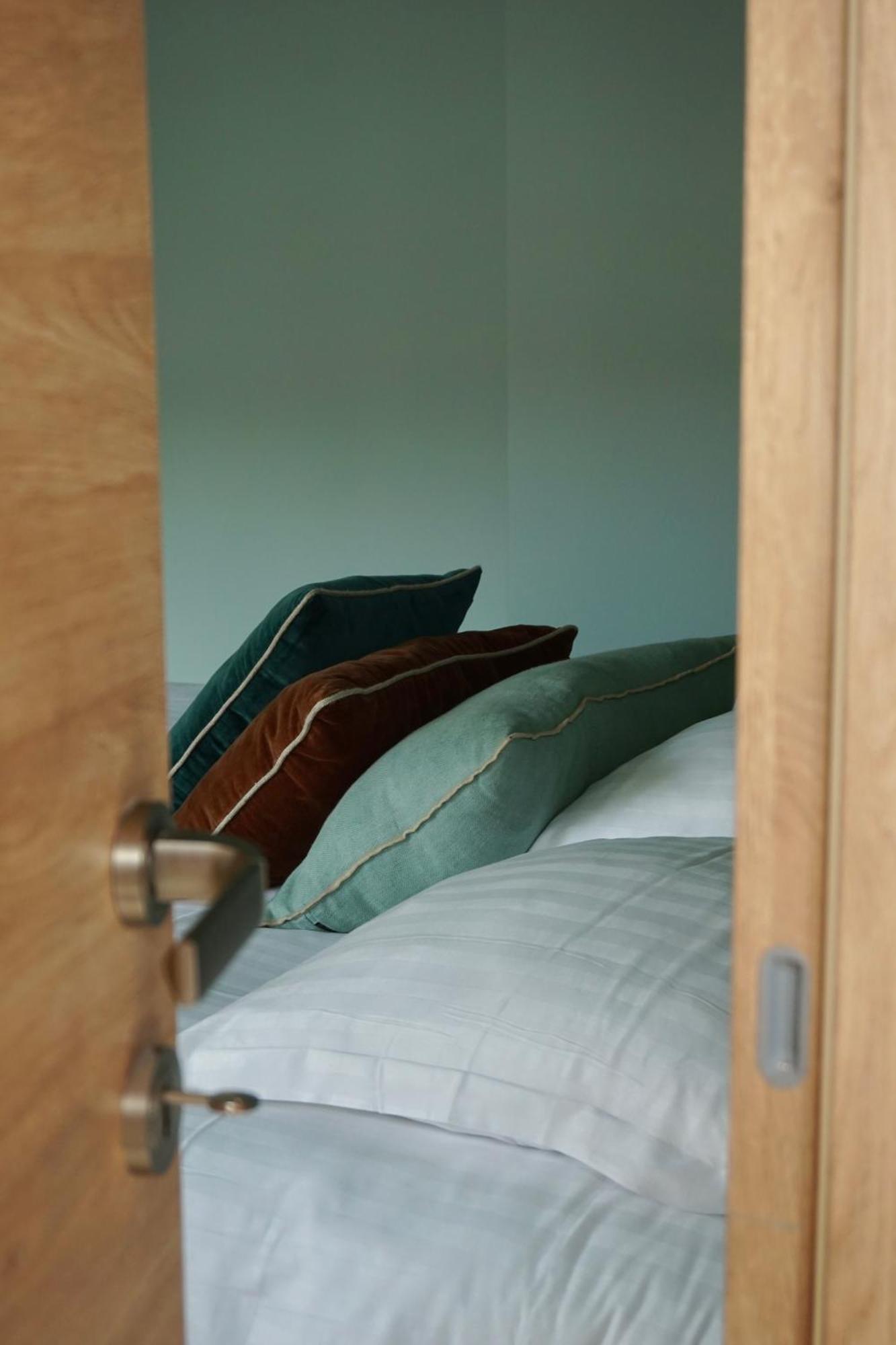 Double Room,1683816434:JPEG