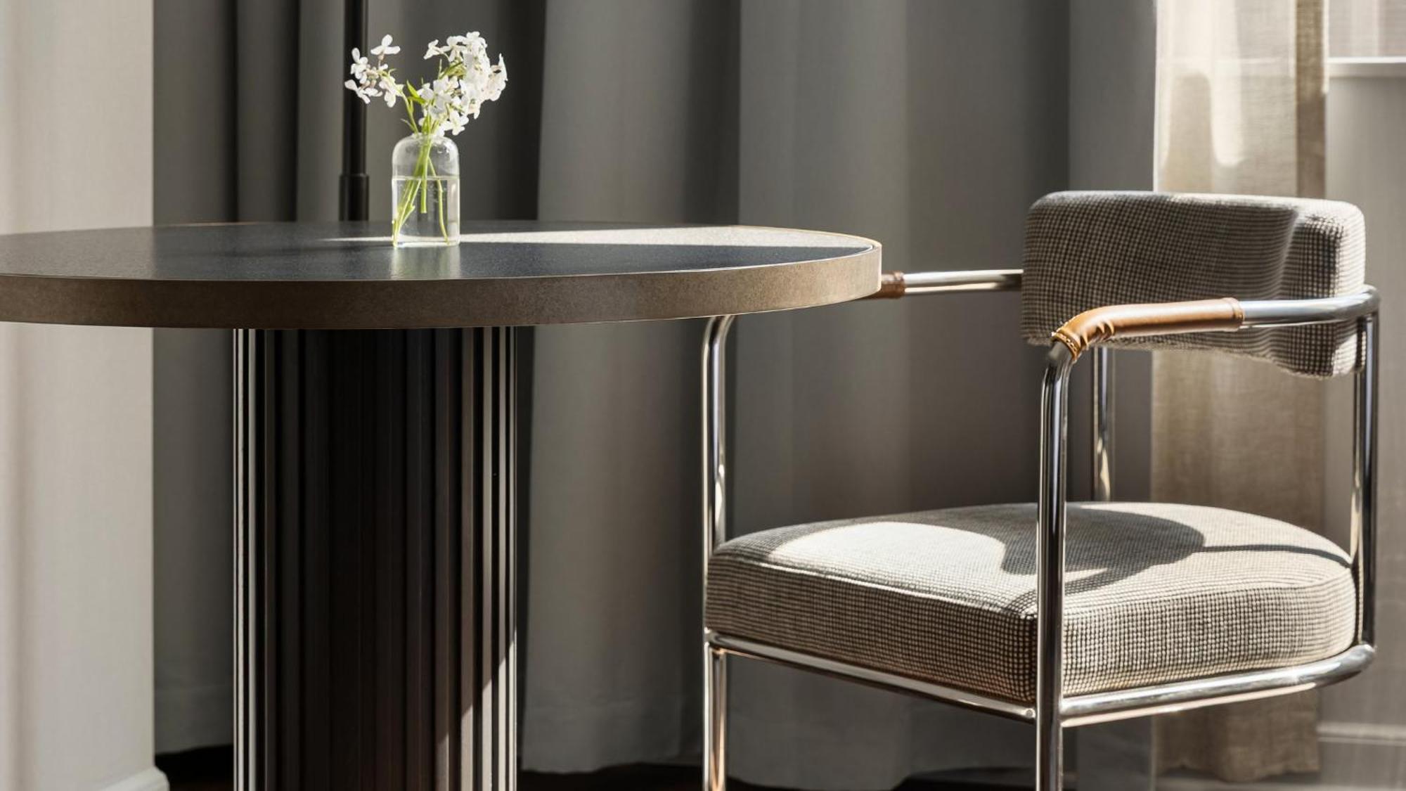 Chambre Lit King-Size - Accessible aux Personnes à Mobilité Réduite