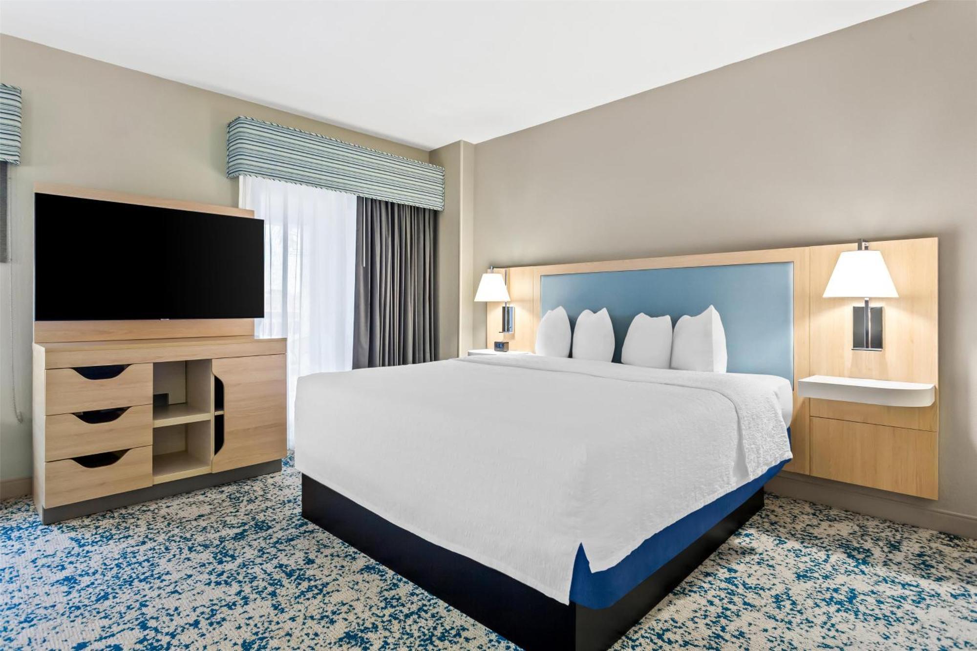 King Studio Suite with Sofa Bed and Balcony