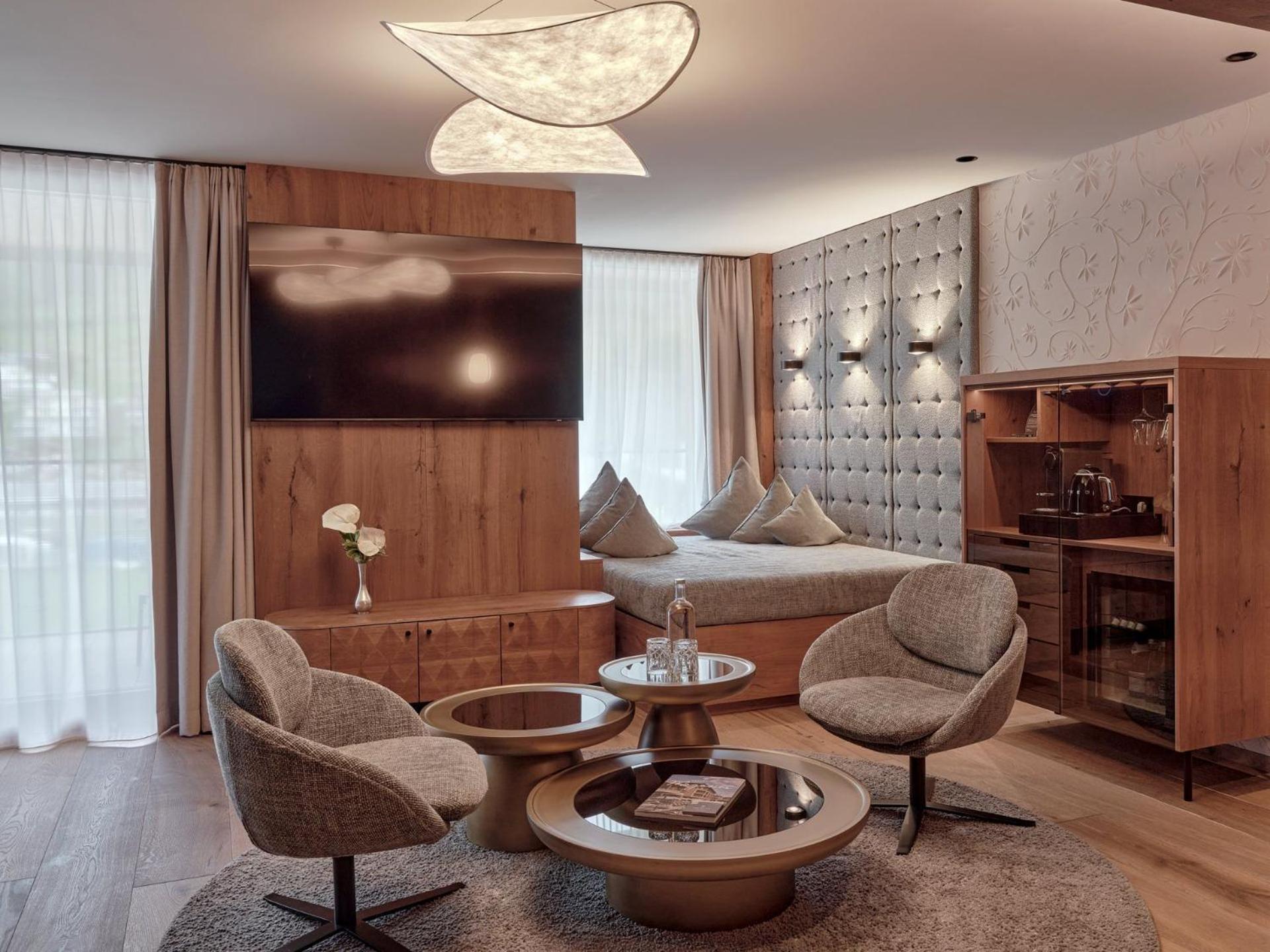 Suite mit Kingsize-Bett und Balkon
