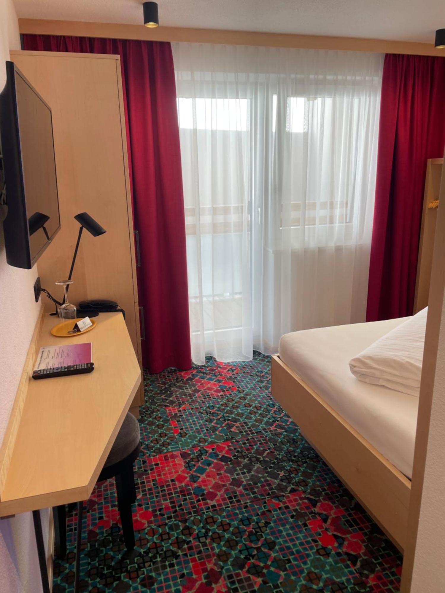 Single Room with Balcony,1687472054:JPEG