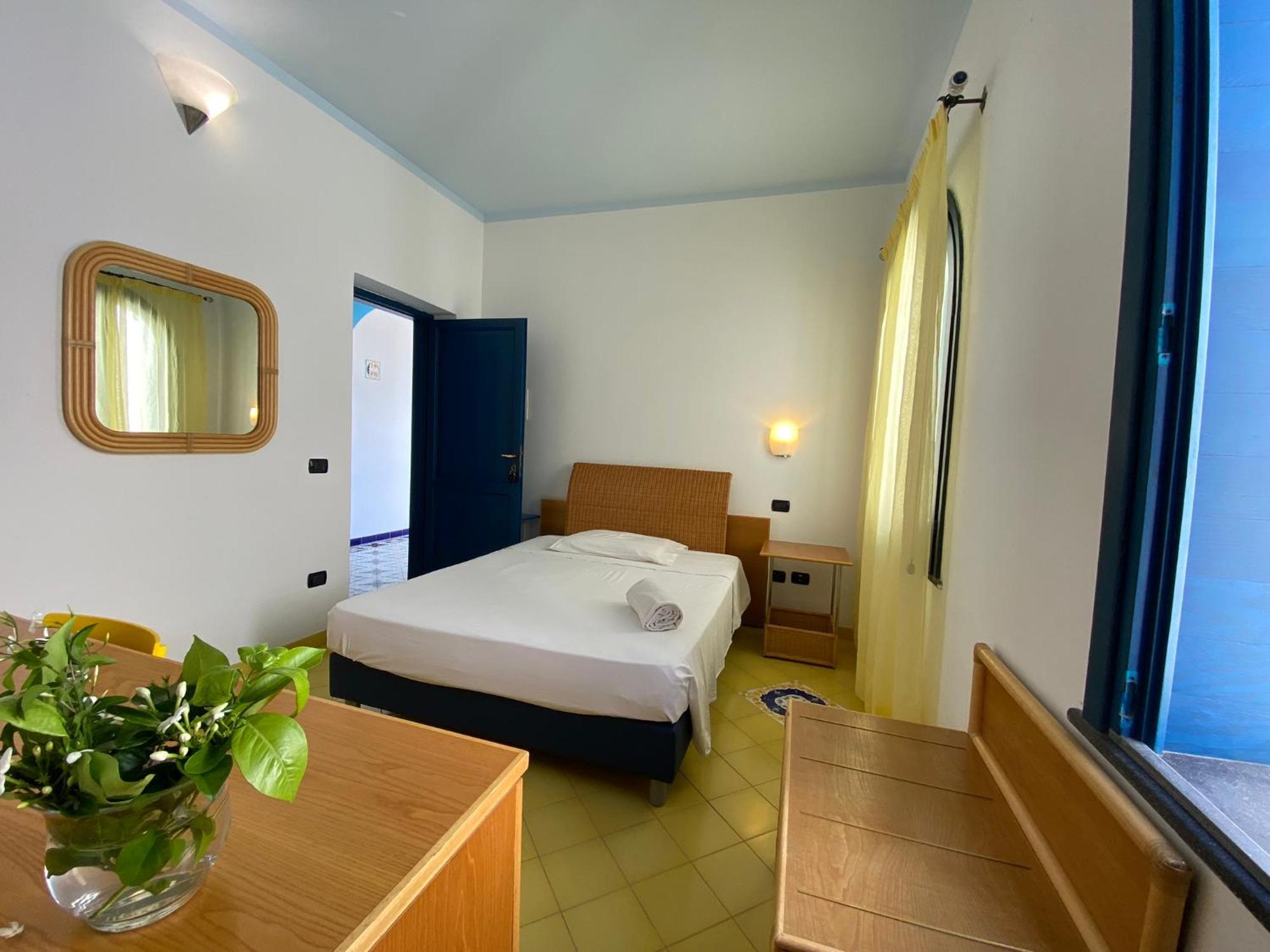 Single Room,1689824103:JPEG