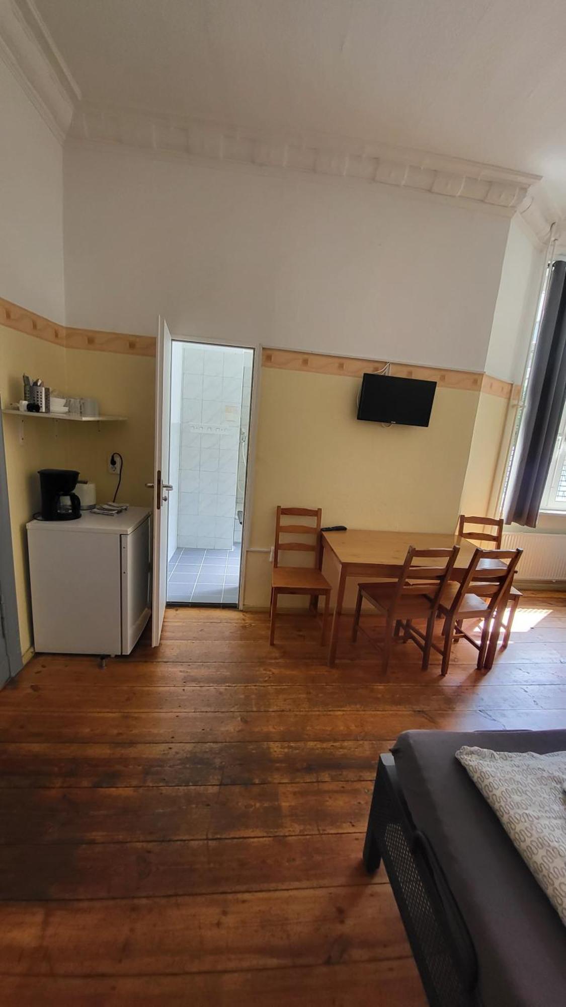 Doppelzimmer mit eigenem externen Bad