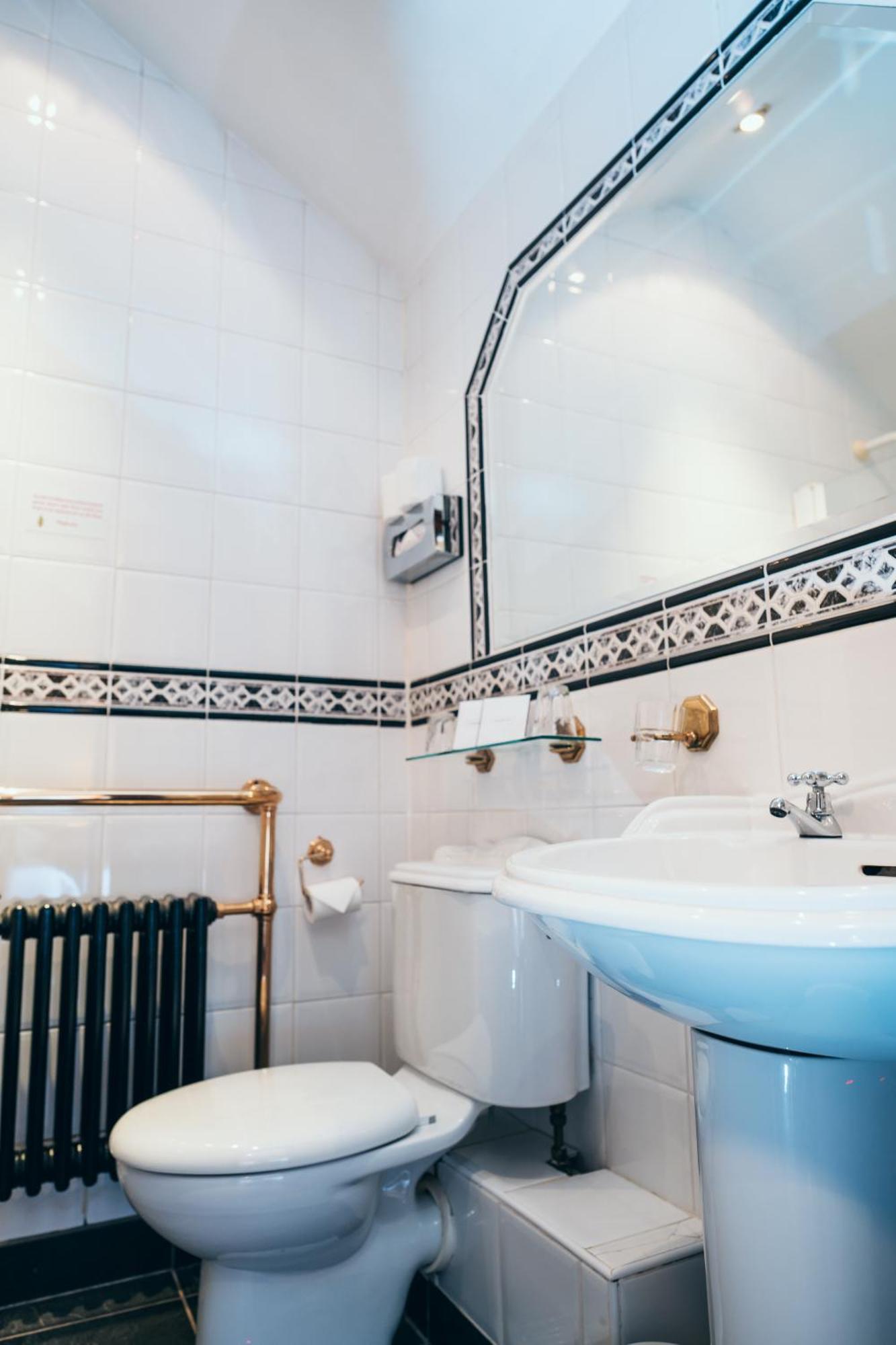 Double Room,1730013193:JPEG