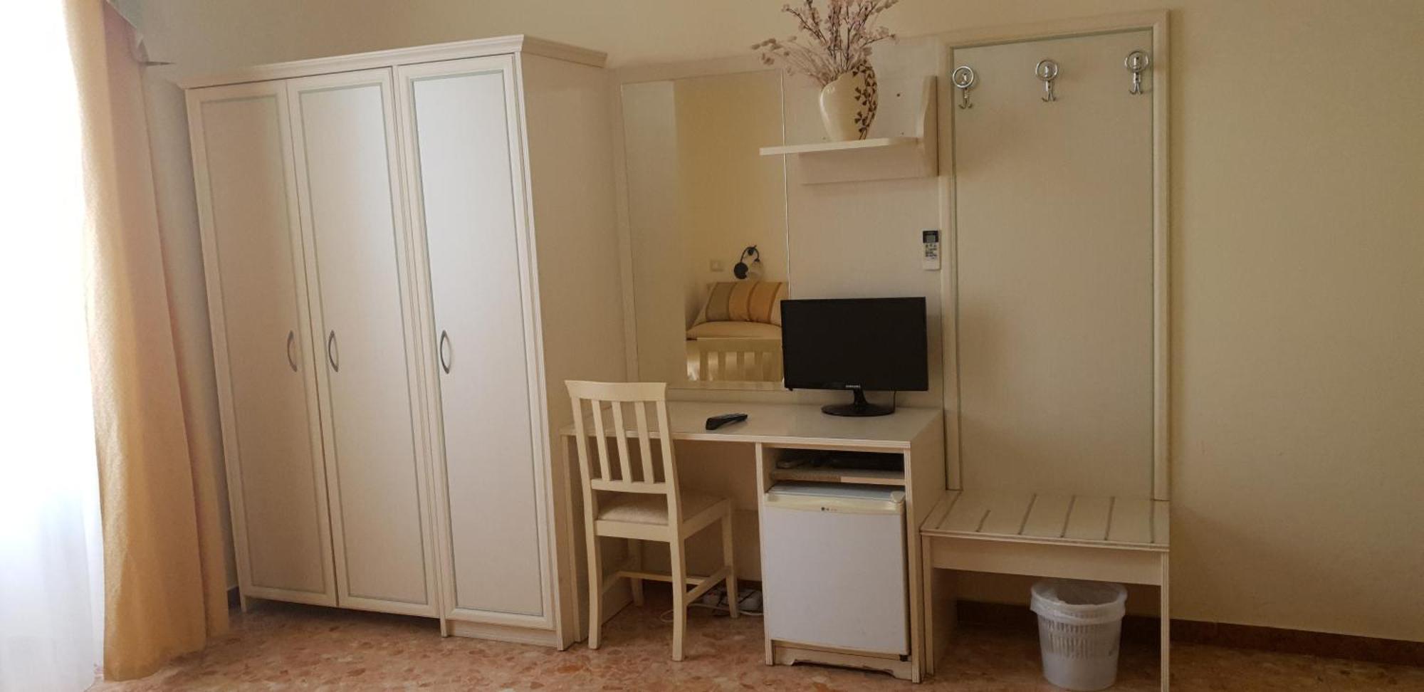 Twin Room,1689848136:JPEG