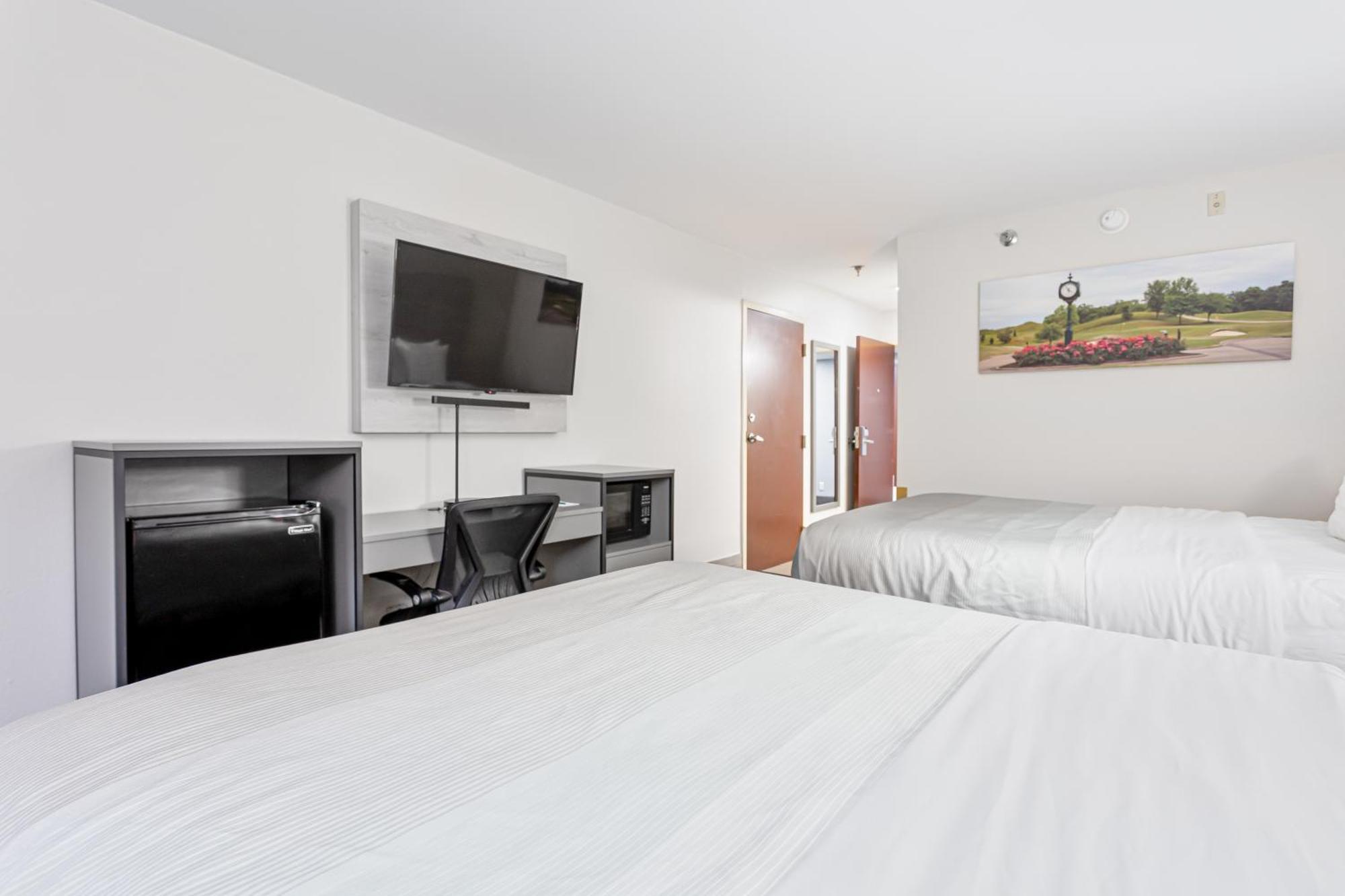 Queen Room with Two Queen Beds - Non-Smoking