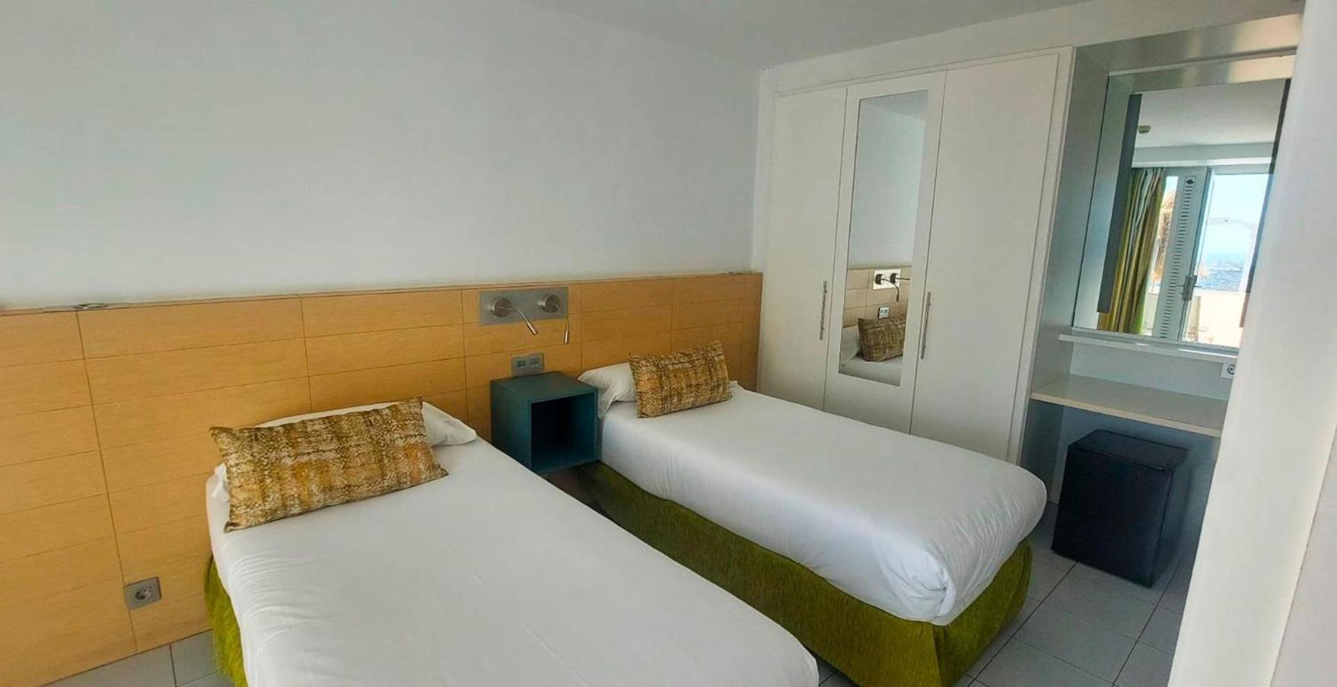 Habitación Doble Clásica con balcón pequeño