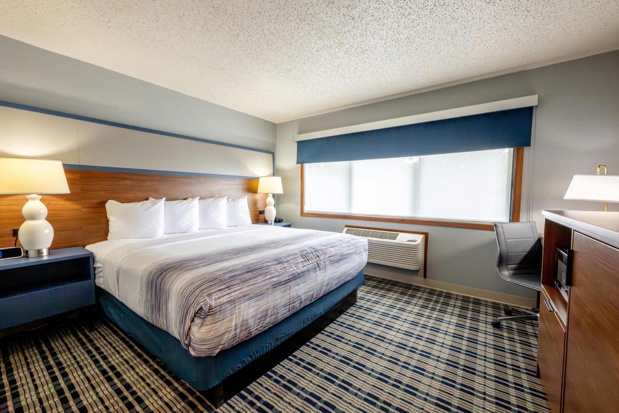 Superior King Suite - Non-Smoking