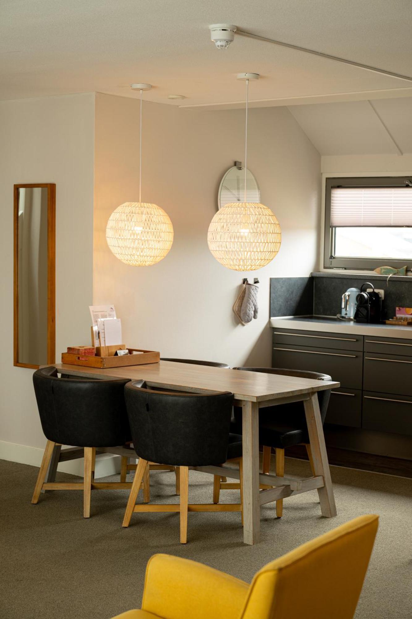 Large Two-Bedroom Apartment,1697776088:JPEG