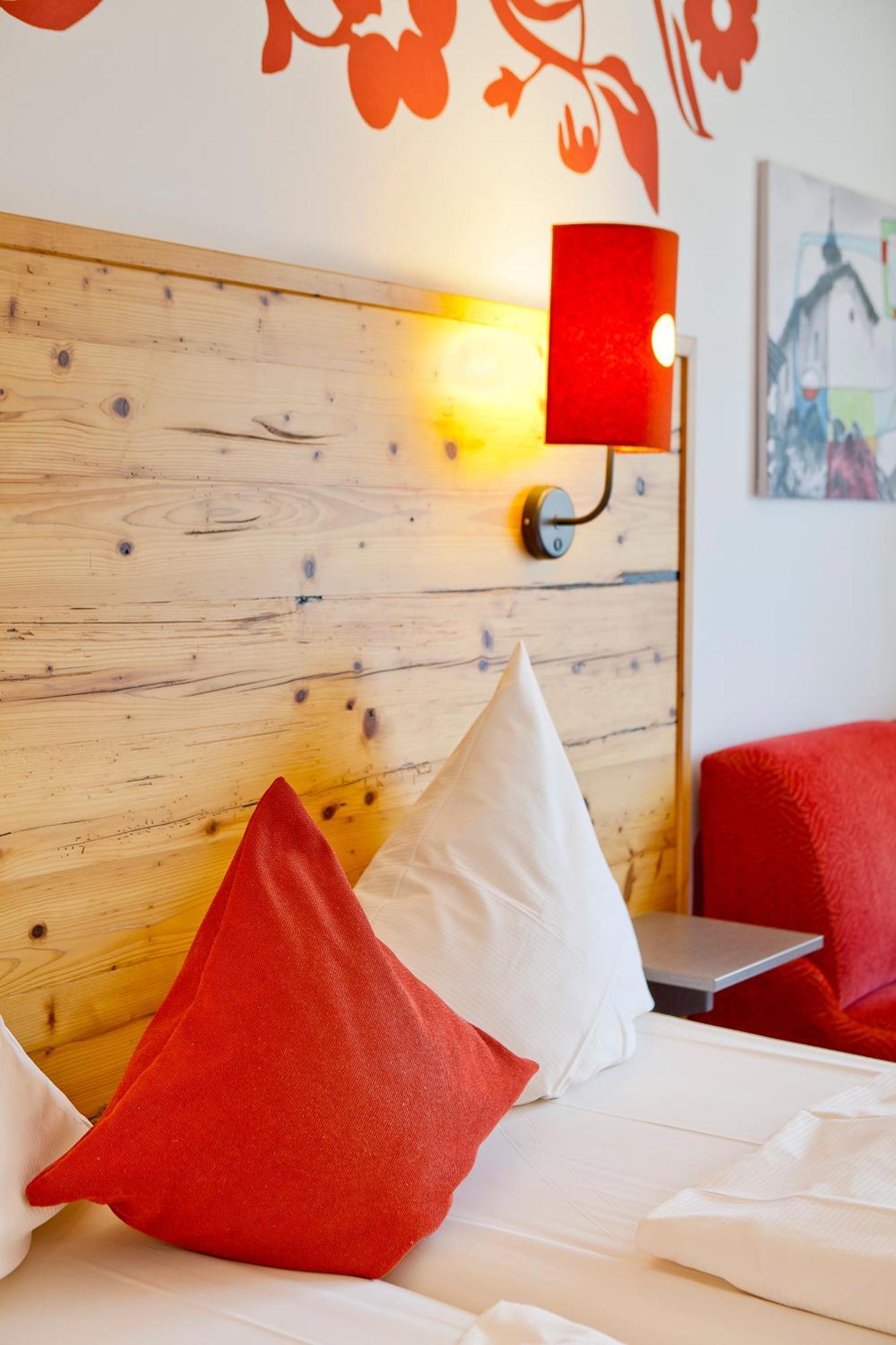 Doppelzimmer mit Bergblick und Balkon