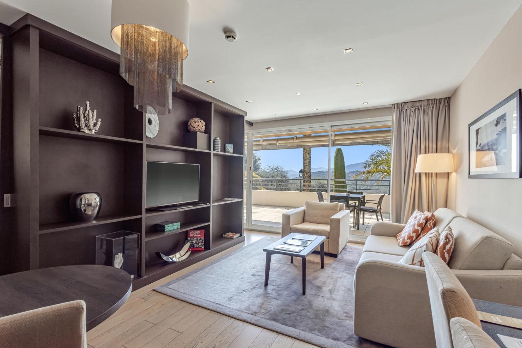 Deluxe Suite,1697815772:JPEG