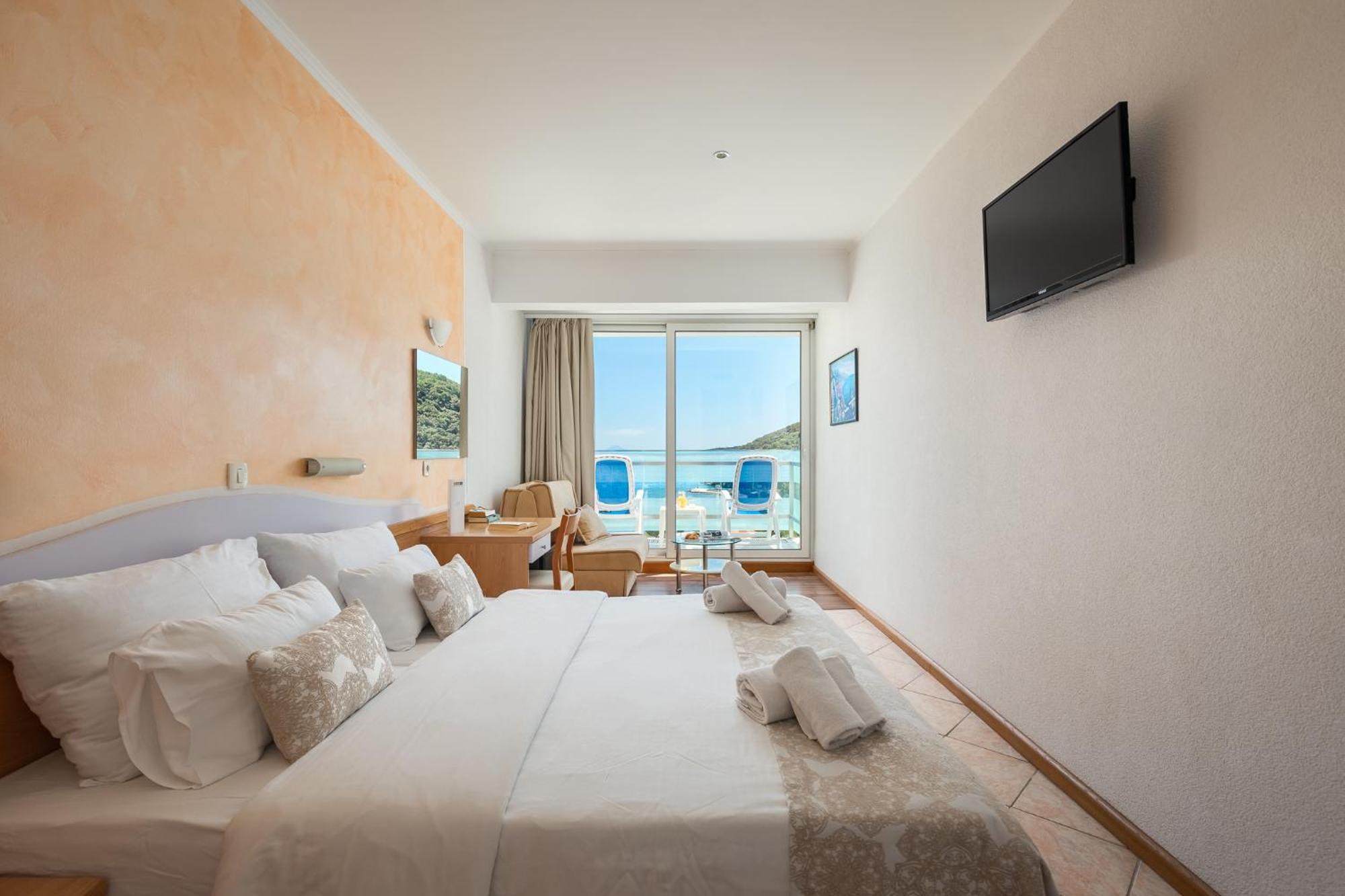 Camera Tripla Standard con Vista Mare
