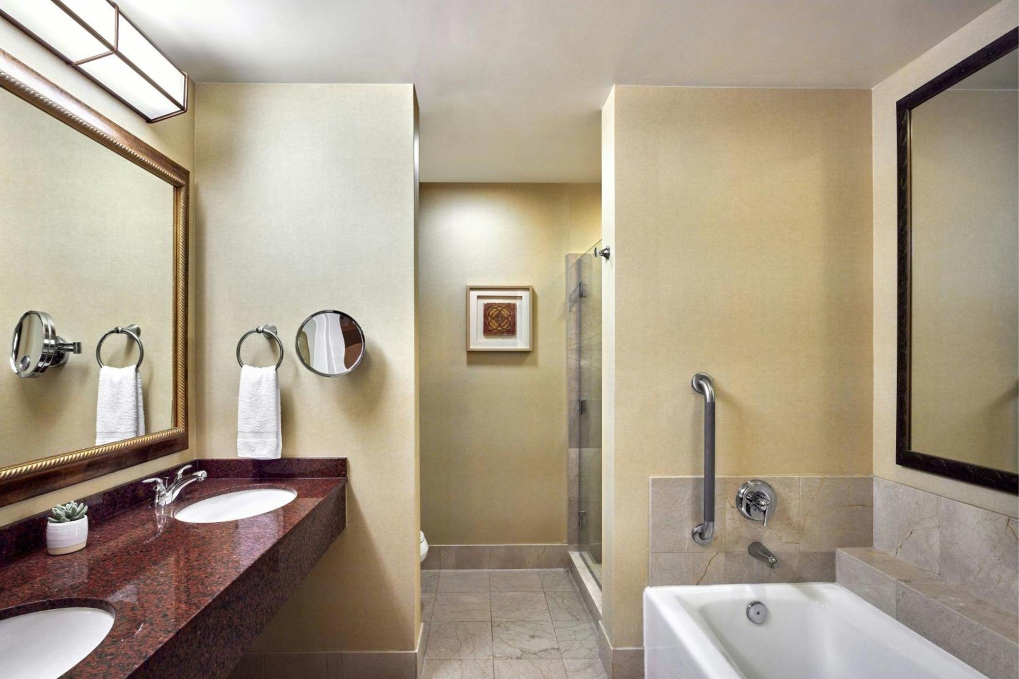 One-Bedroom King Suite,1697899401:JPEG