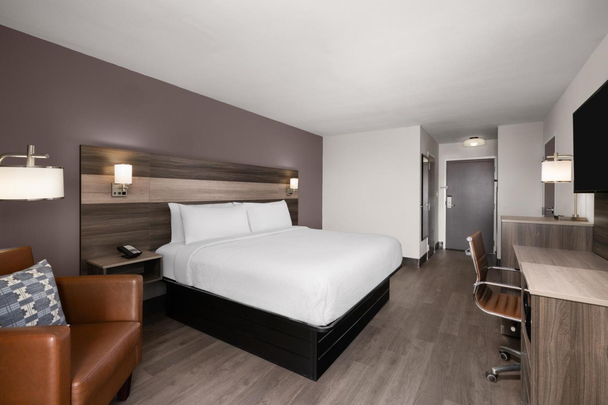 Standard King Room