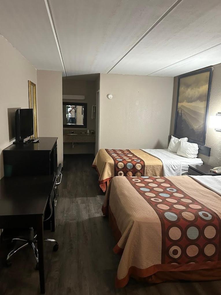 Double Room with Two Double Beds - Mobility Access/Non-Smoking