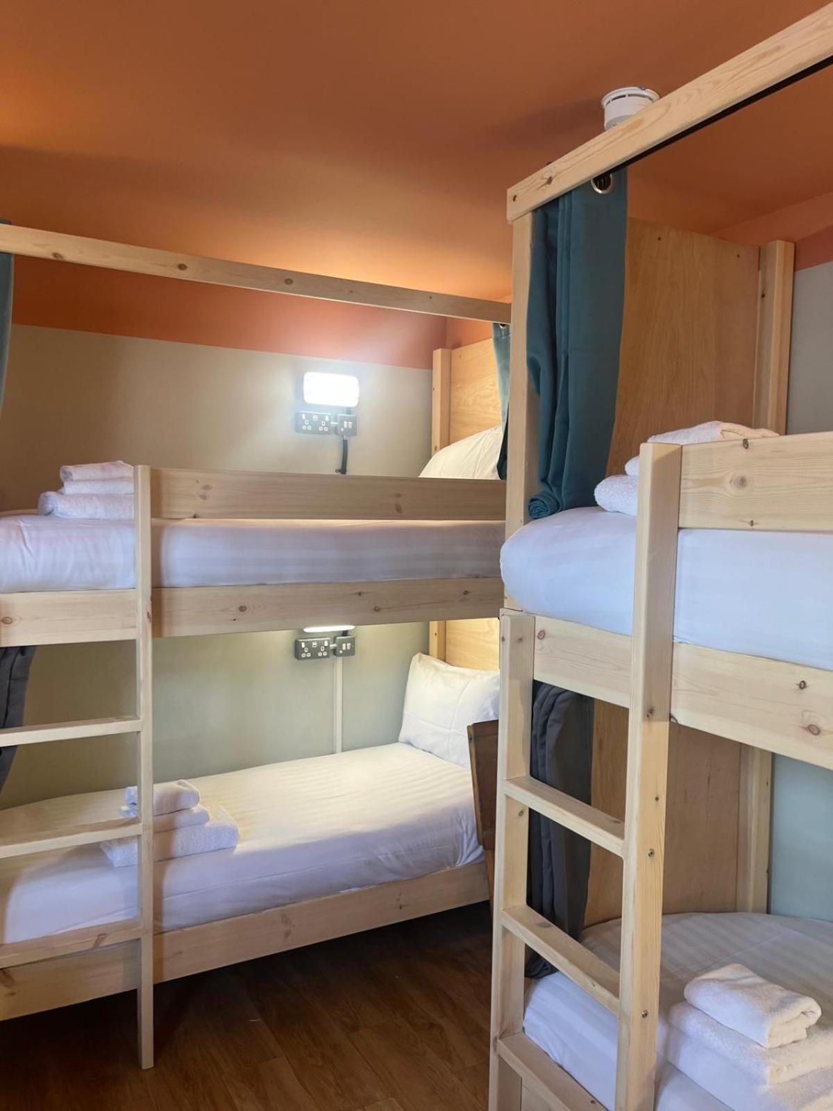 Habitación Compartida Mixta de 6 camas