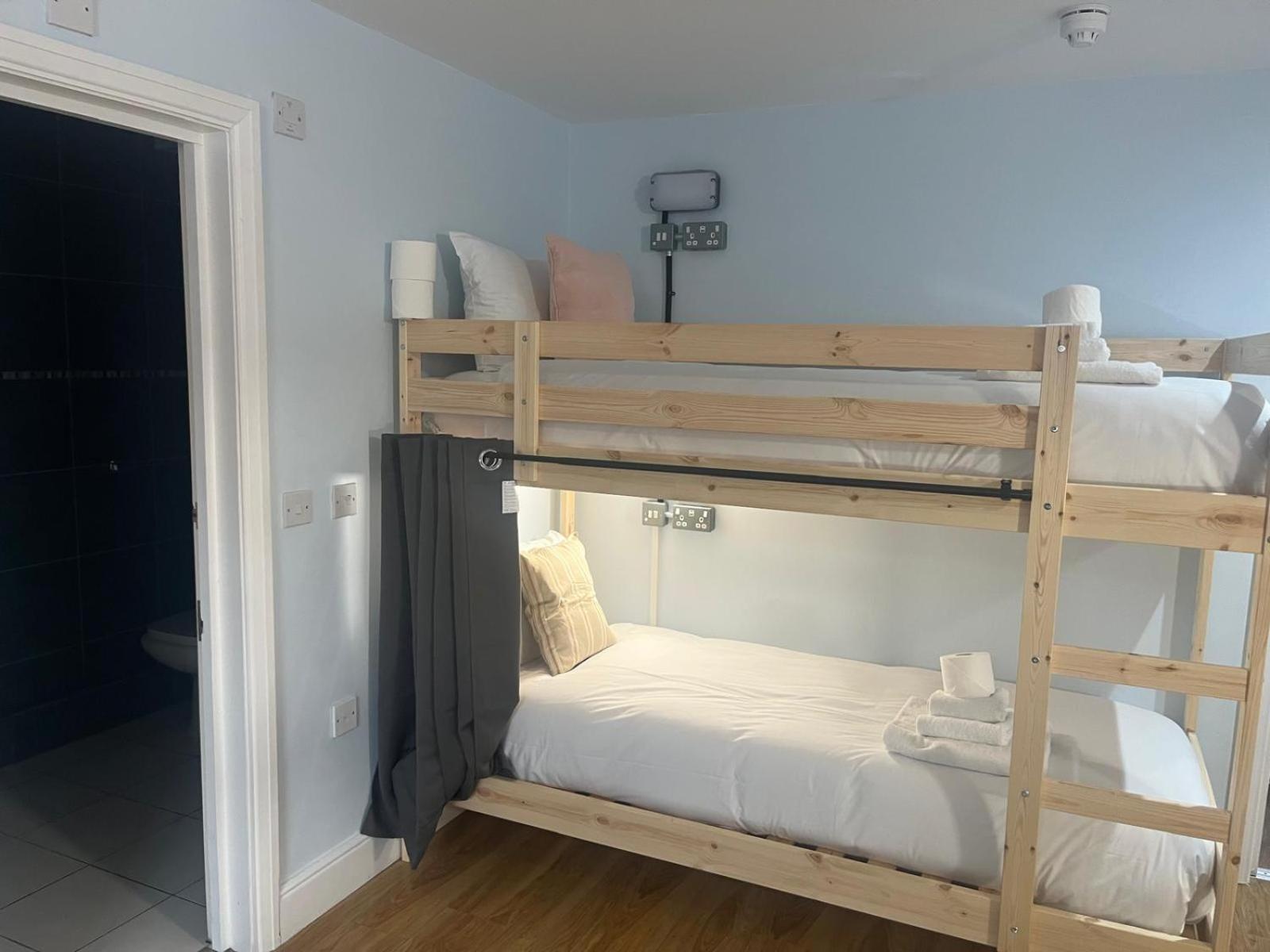 Habitación Compartida Mixta de 8 camas