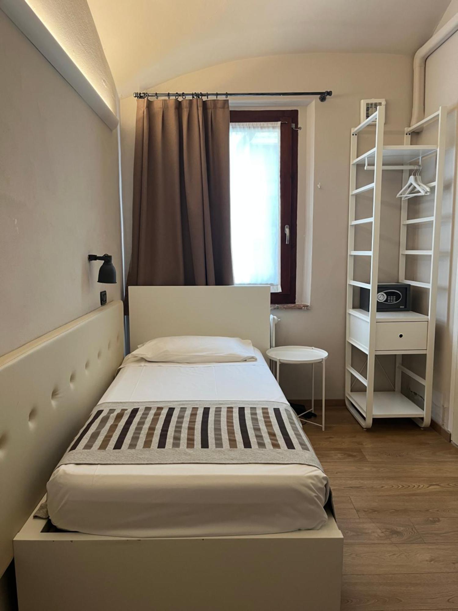 Single Room,1698906027:JPEG