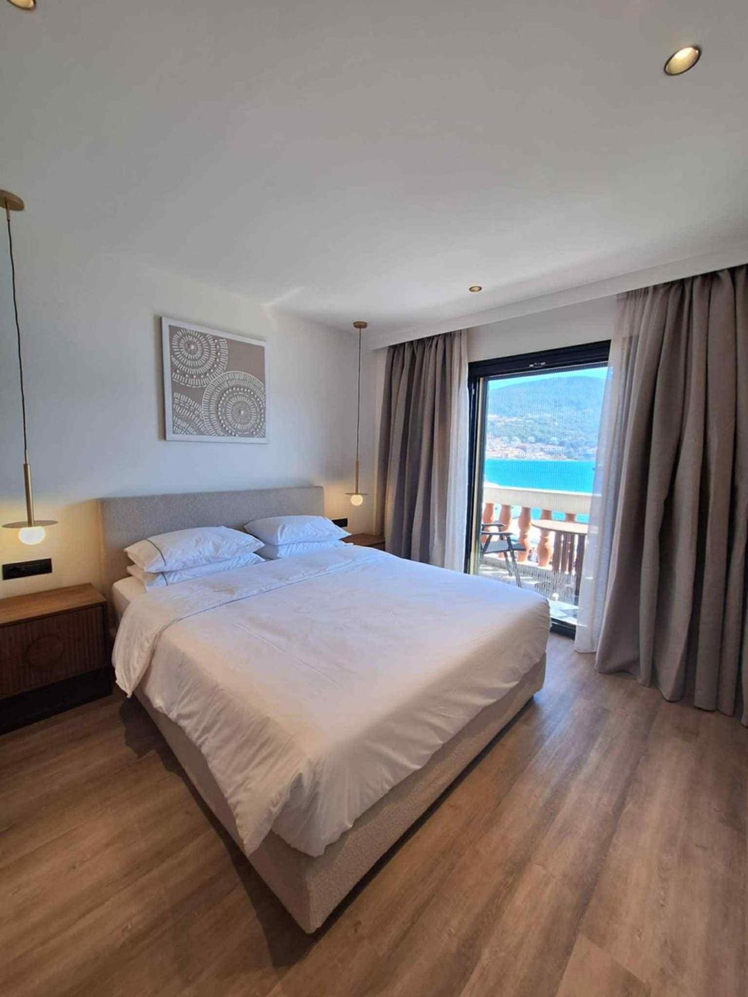 Deluxe Suite Sea View,1698917101:JPEG