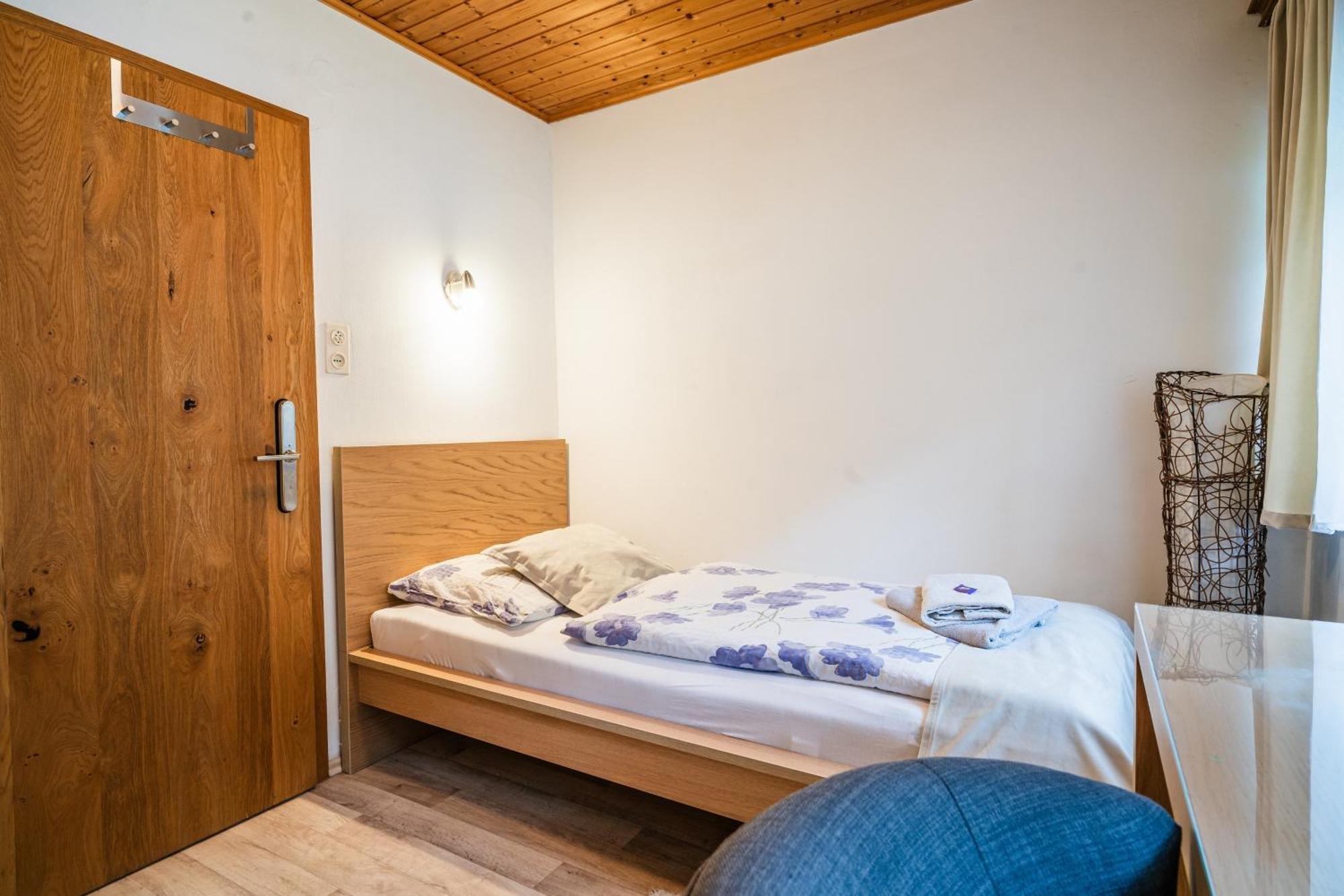 Single Room with Garden View,1698957974:JPEG