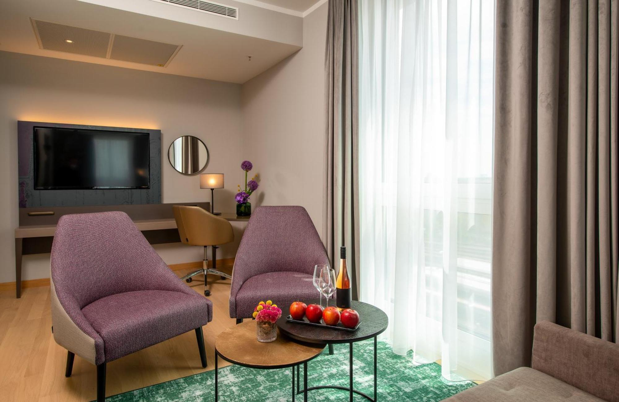Junior Suite,1699330356:JPEG