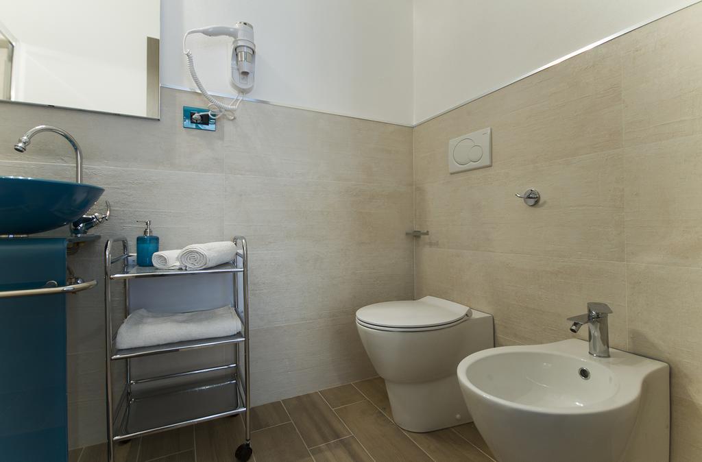 Vierbettzimmer mit eigenem Bad