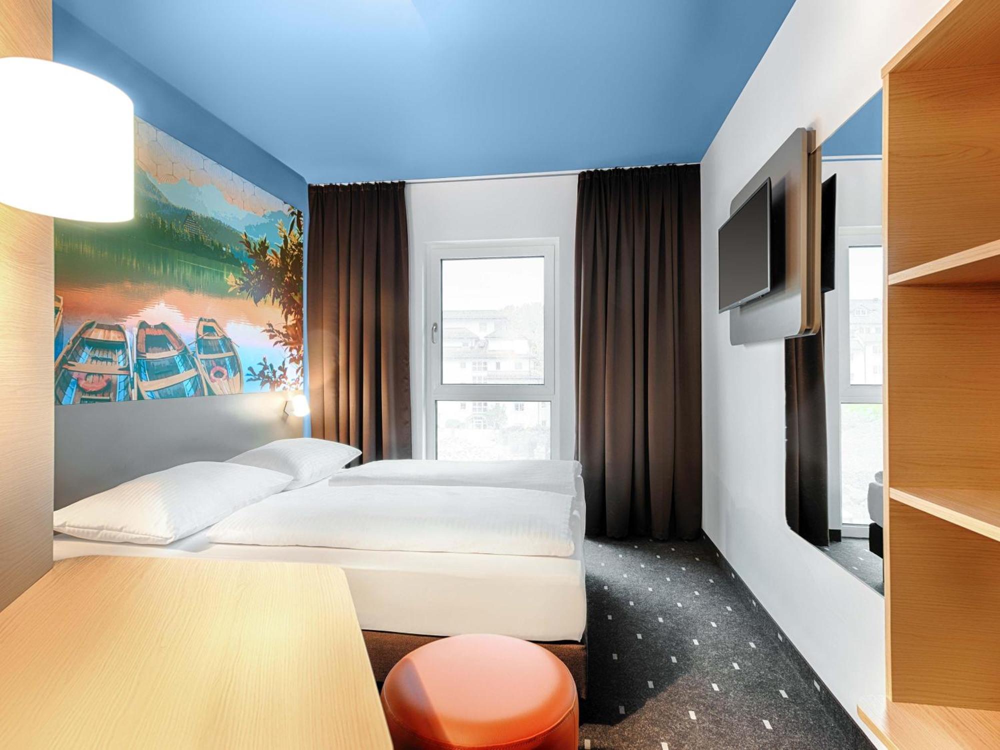 Twin Room,1705104741:JPEG