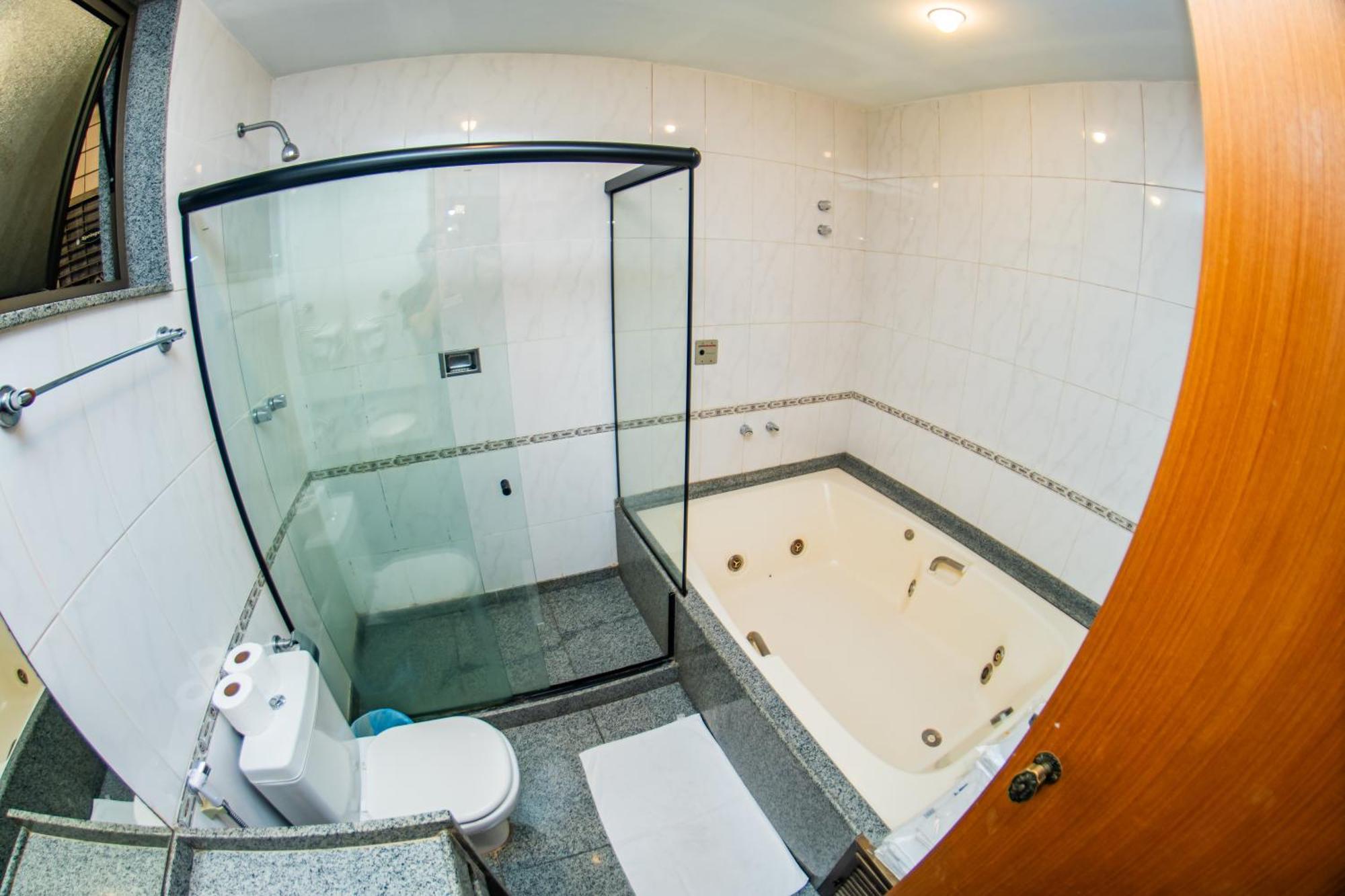Quarto Quíntuplo (5 Adultos)