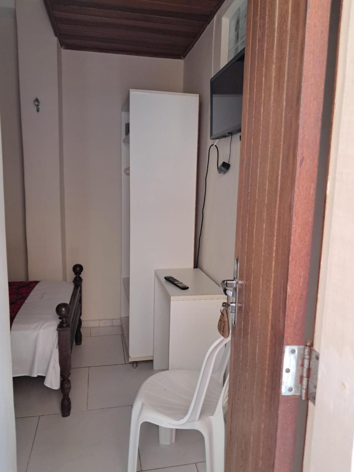 Quarto Individual com Ventoinha