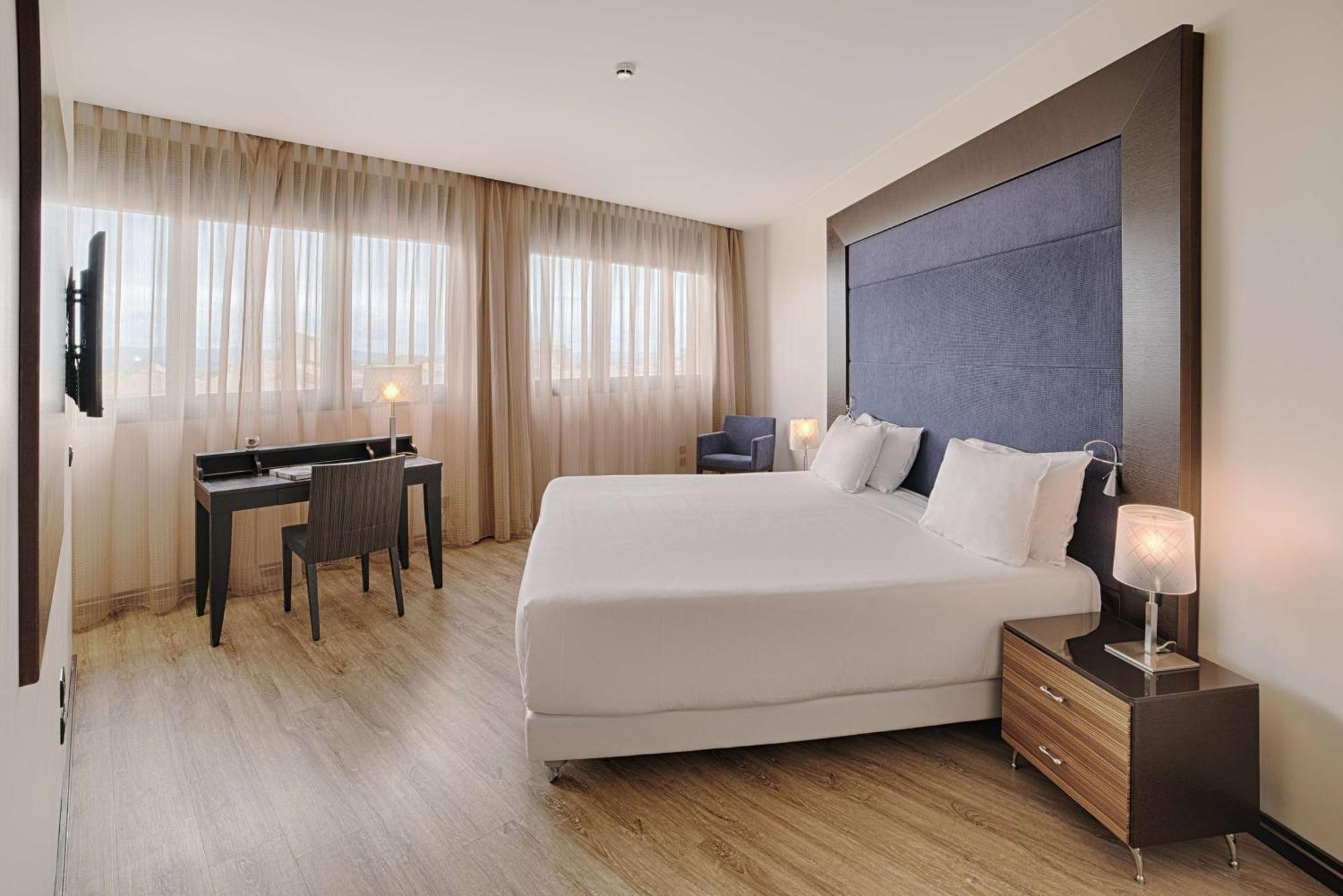 Quarto Duplo Superior com Vista da Catedral e Cama Extra