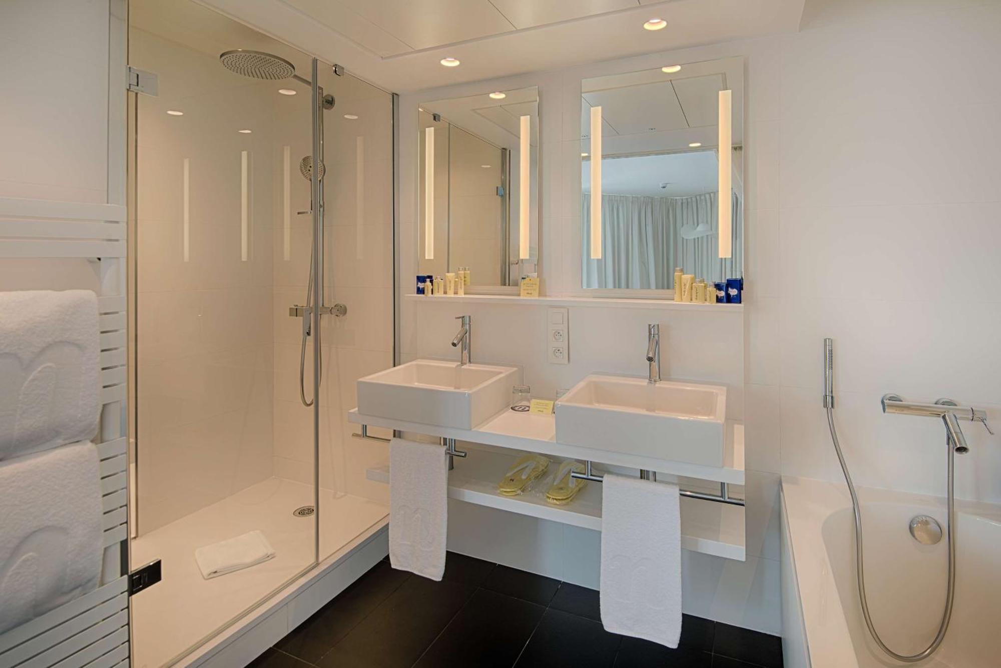 Suite Nhow con vistas al mar (2 adultos + 2 niños)